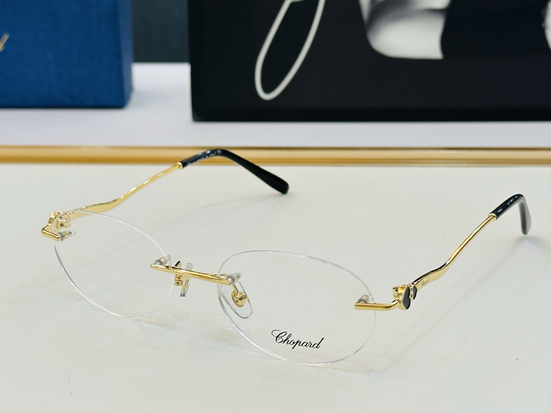 原版 ChoPard肖邦 MODEL: VCHG31S Size：54口20-140 以现代时尚的设计风