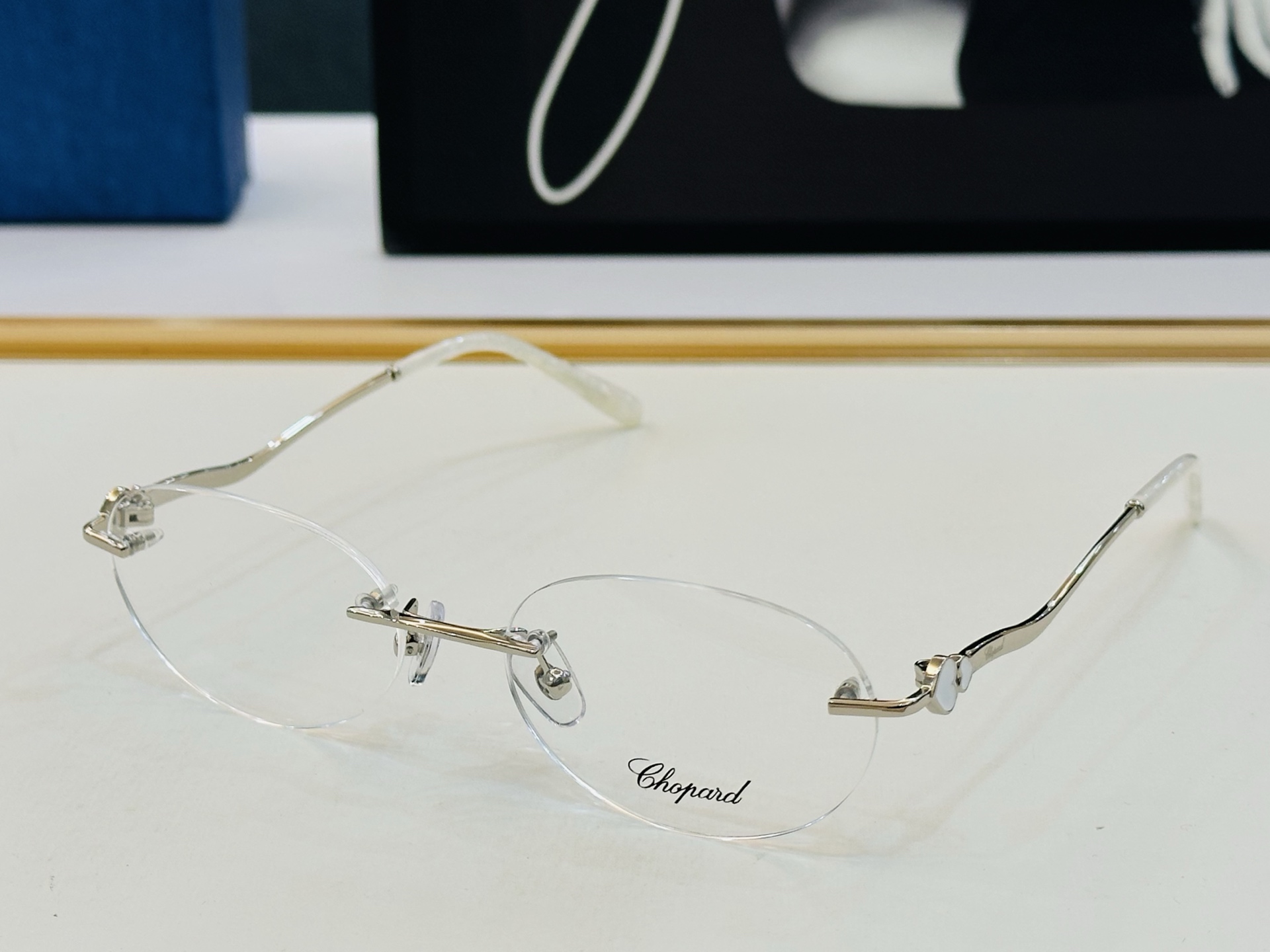 原版 ChoPard肖邦 MODEL: VCHG31S Size：54口20-140 以现代时尚的设计风