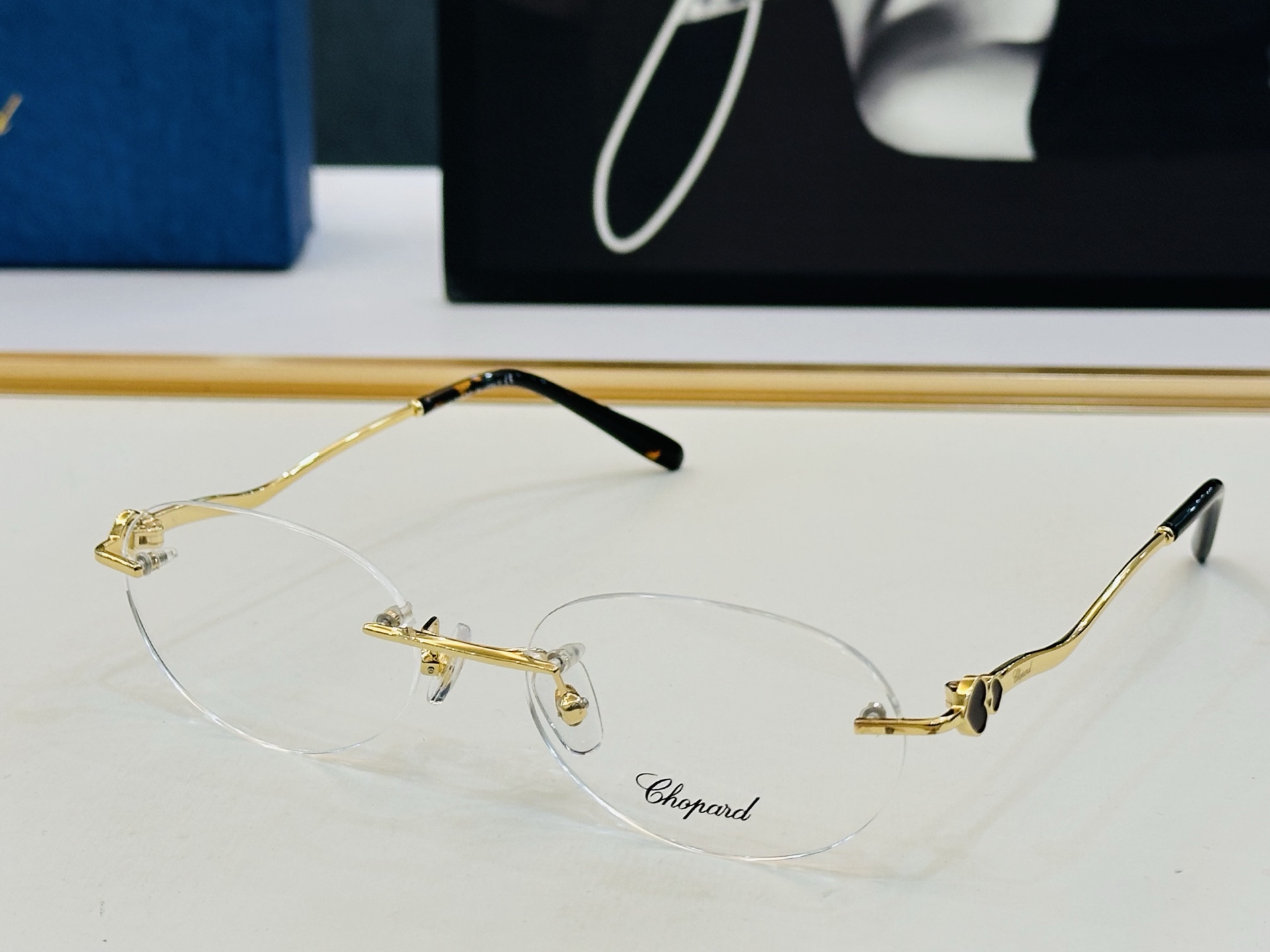 原版 ChoPard肖邦 MODEL: VCHG31S Size：54口20-140 以现代时尚的设计风