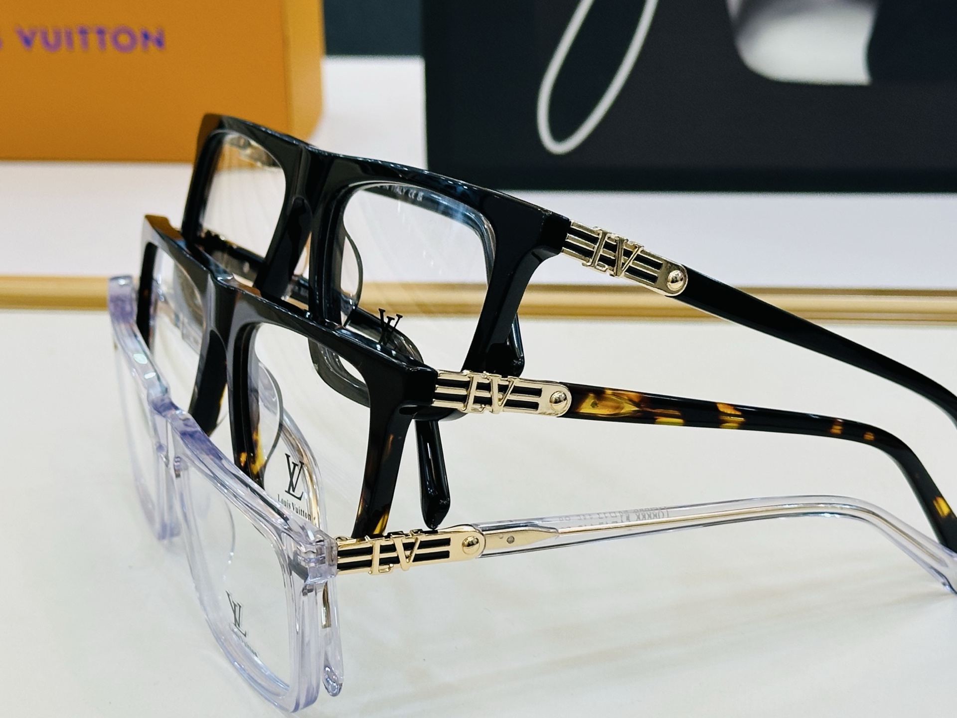 🎉🎉路易家 LV2080 🔻🔻Size：54口17-145 🔰经典再现 板材框 H配光架 配戴舒适 🆕