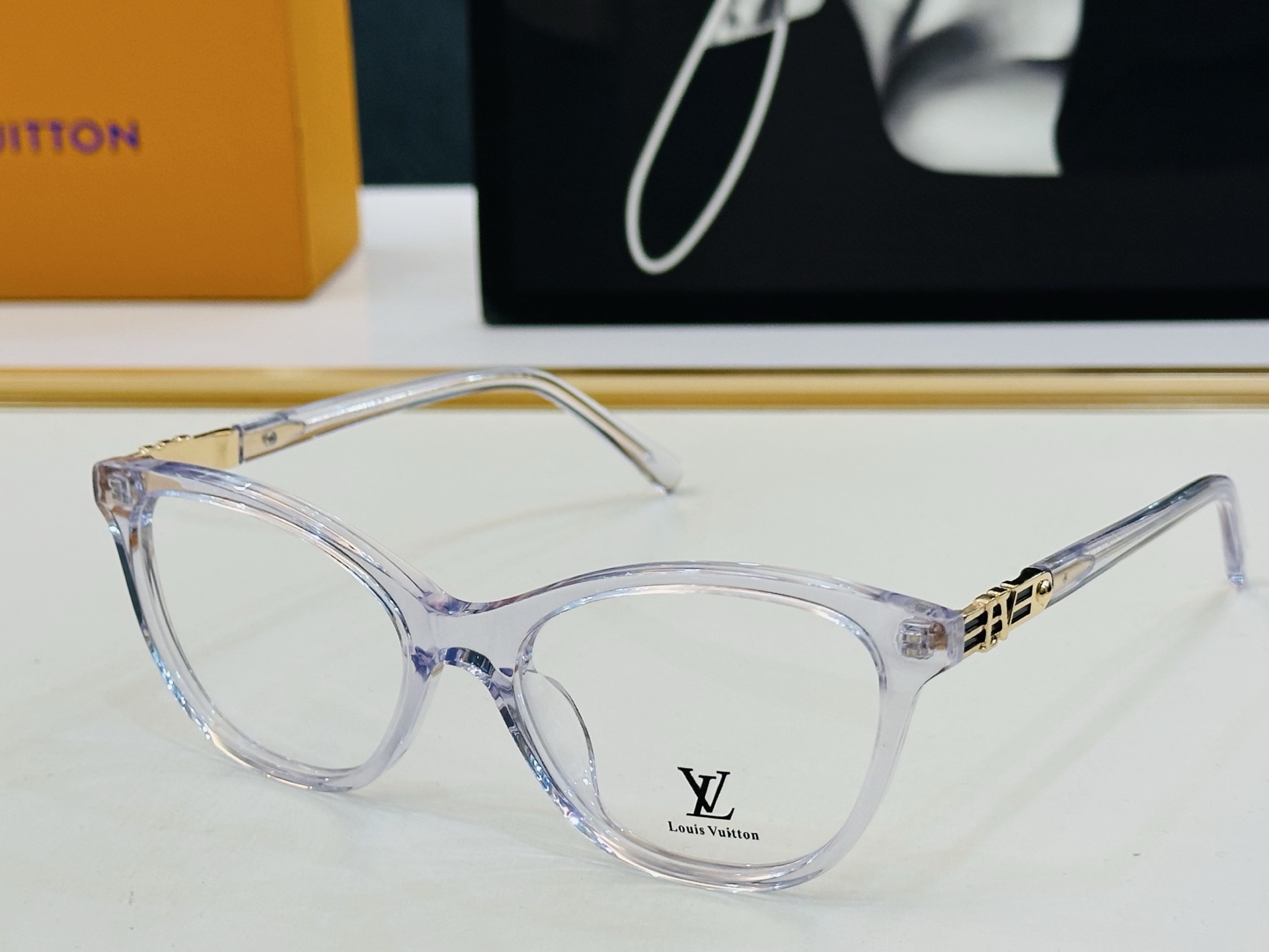 🎉🎉路易家 LV2081 🔻🔻Size：54口18-145 🔰经典再现 板材框 H配光架 配戴舒适 🆕