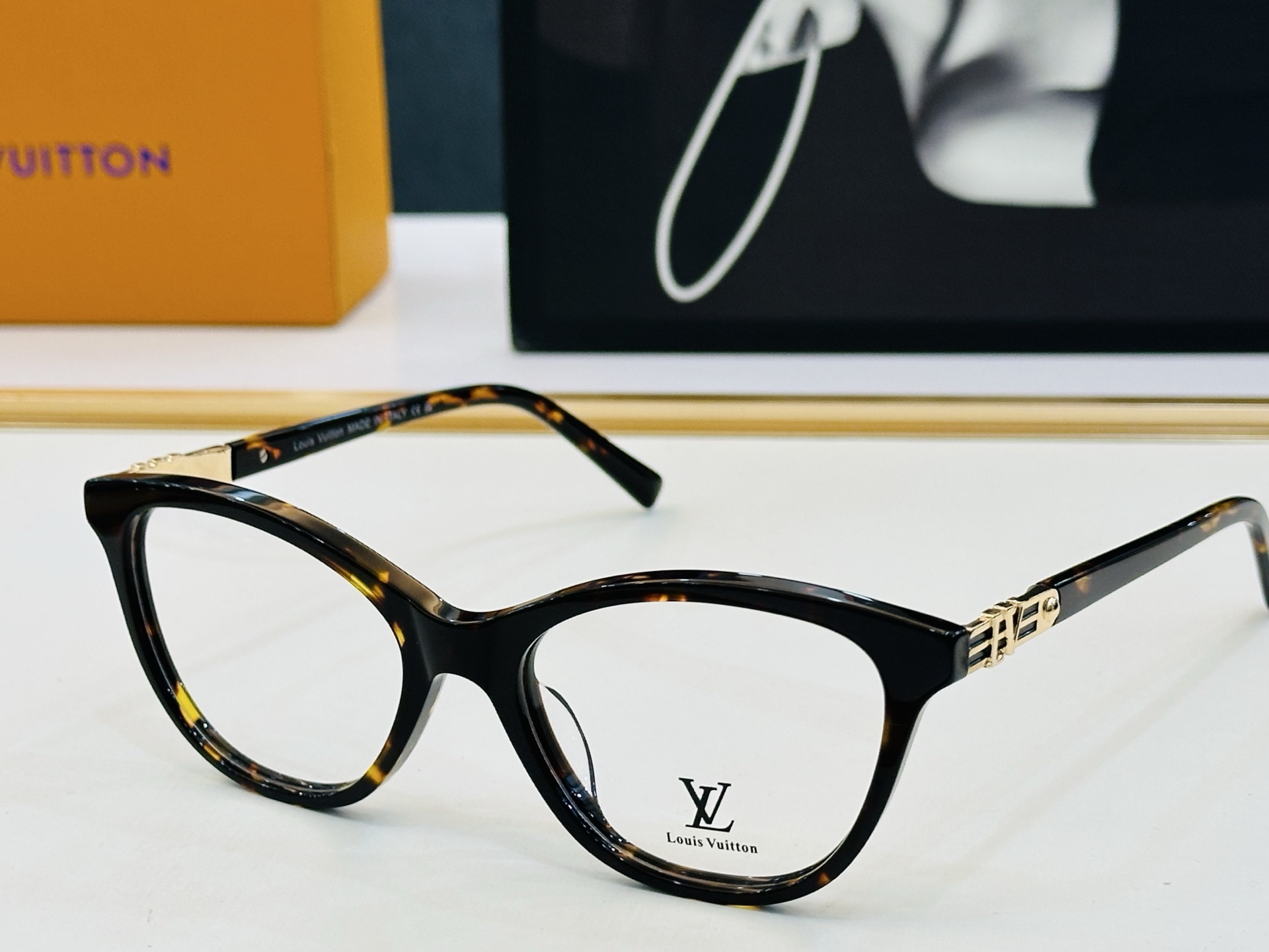 🎉🎉路易家 LV2081 🔻🔻Size：54口18-145 🔰经典再现 板材框 H配光架 配戴舒适 🆕