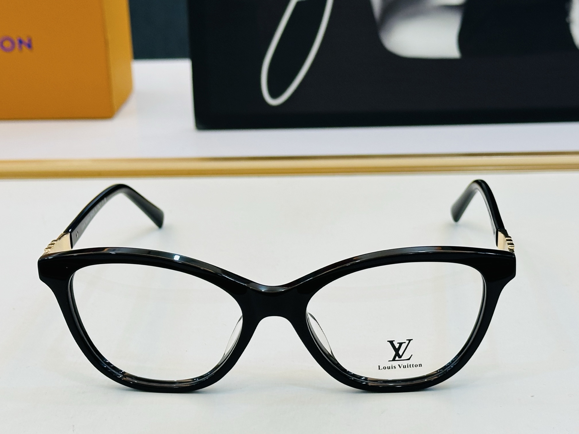 🎉🎉路易家 LV2081 🔻🔻Size：54口18-145 🔰经典再现 板材框 H配光架 配戴舒适 🆕