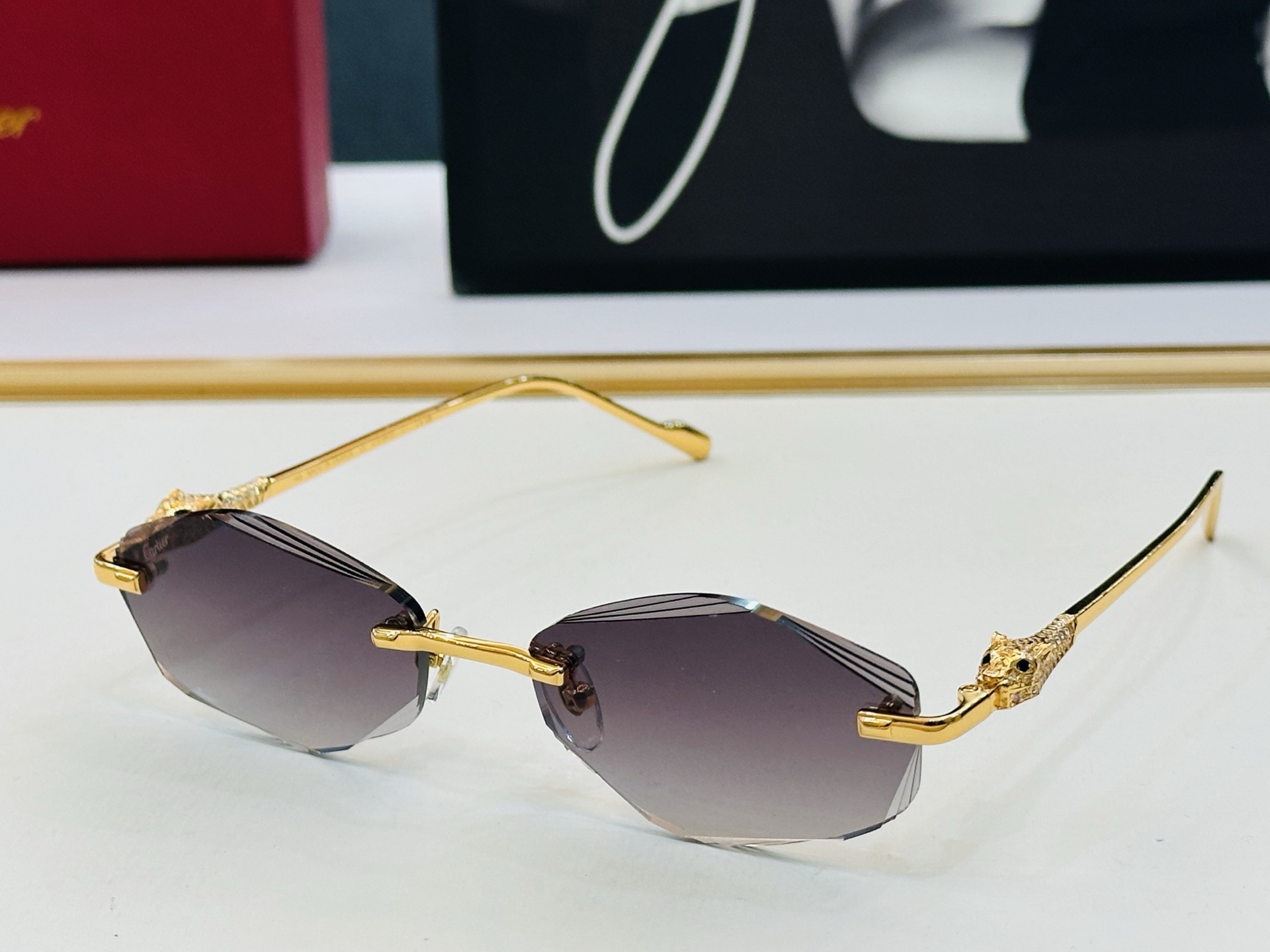 Cartie* 卡家 CT01847 太阳镜 Size：56口18-145 工艺精湛气质十足！bm男女同