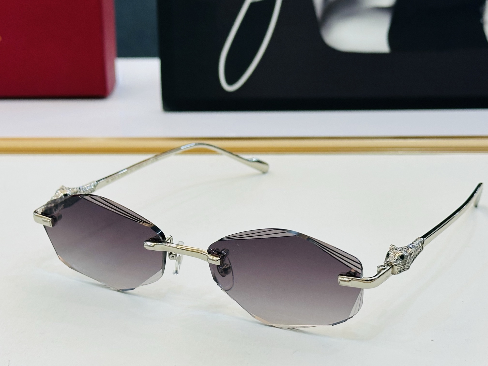 Cartie* 卡家 CT01847 太阳镜 Size：56口18-145 工艺精湛气质十足！bm男女同