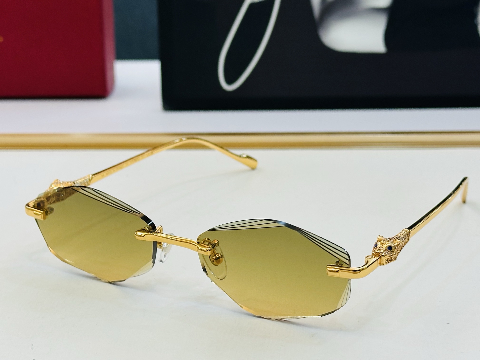 Cartie* 卡家 CT01847 太阳镜 Size：56口18-145 工艺精湛气质十足！bm男女同