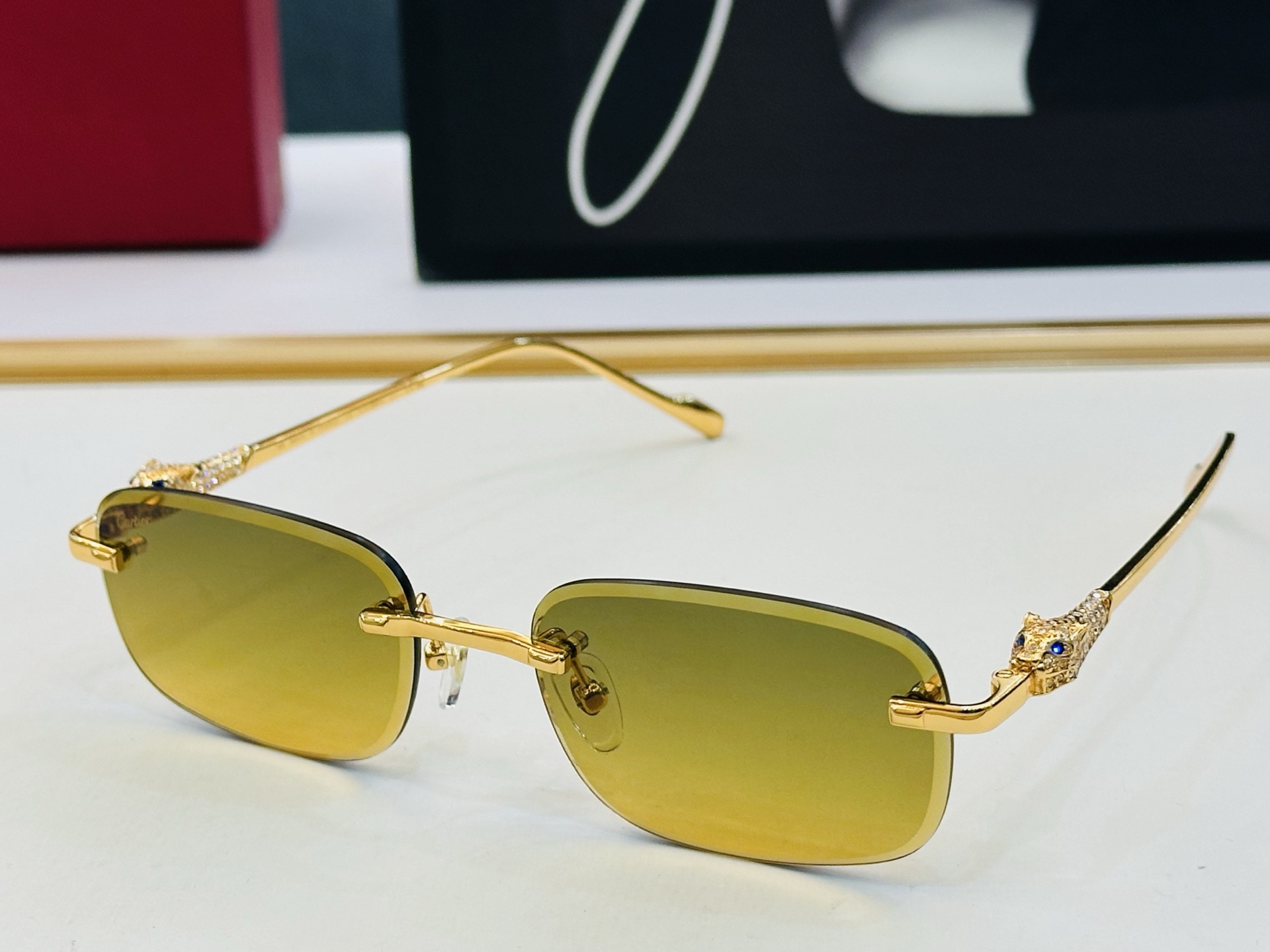 Cartie* 卡家 CT01846 太阳镜 Size：56口17-145 工艺精湛气质十足！bm男女同