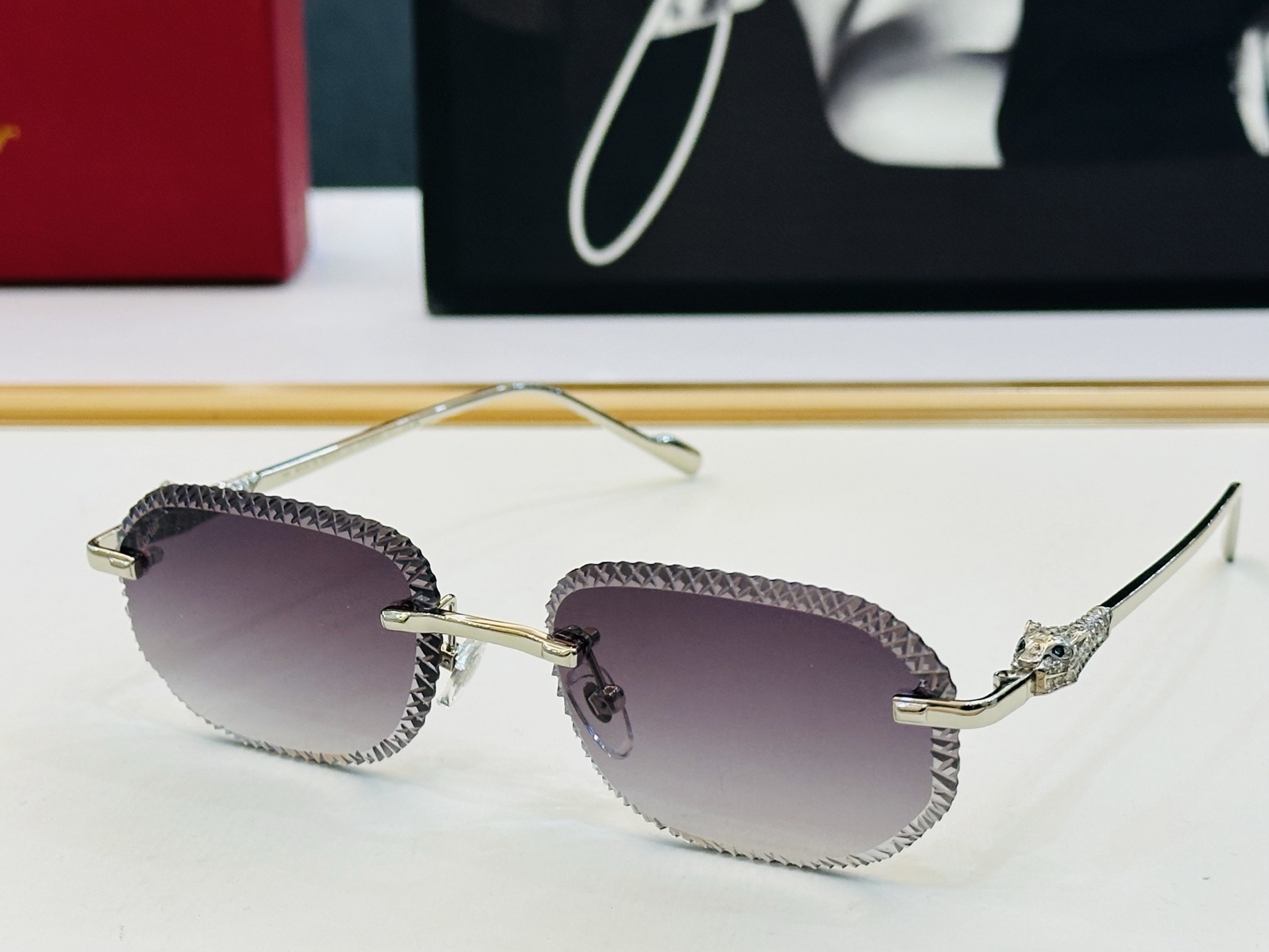 Cartie* 卡家 CT01845 太阳镜 Size：57口18-145 工艺精湛气质十足！bm男女同