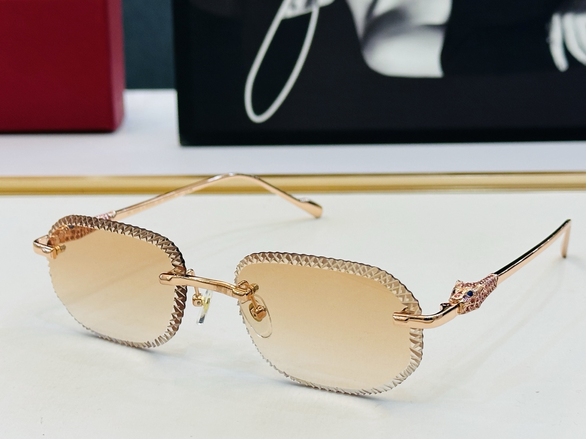 Cartie* 卡家 CT01845 太阳镜 Size：57口18-145 工艺精湛气质十足！bm男女同