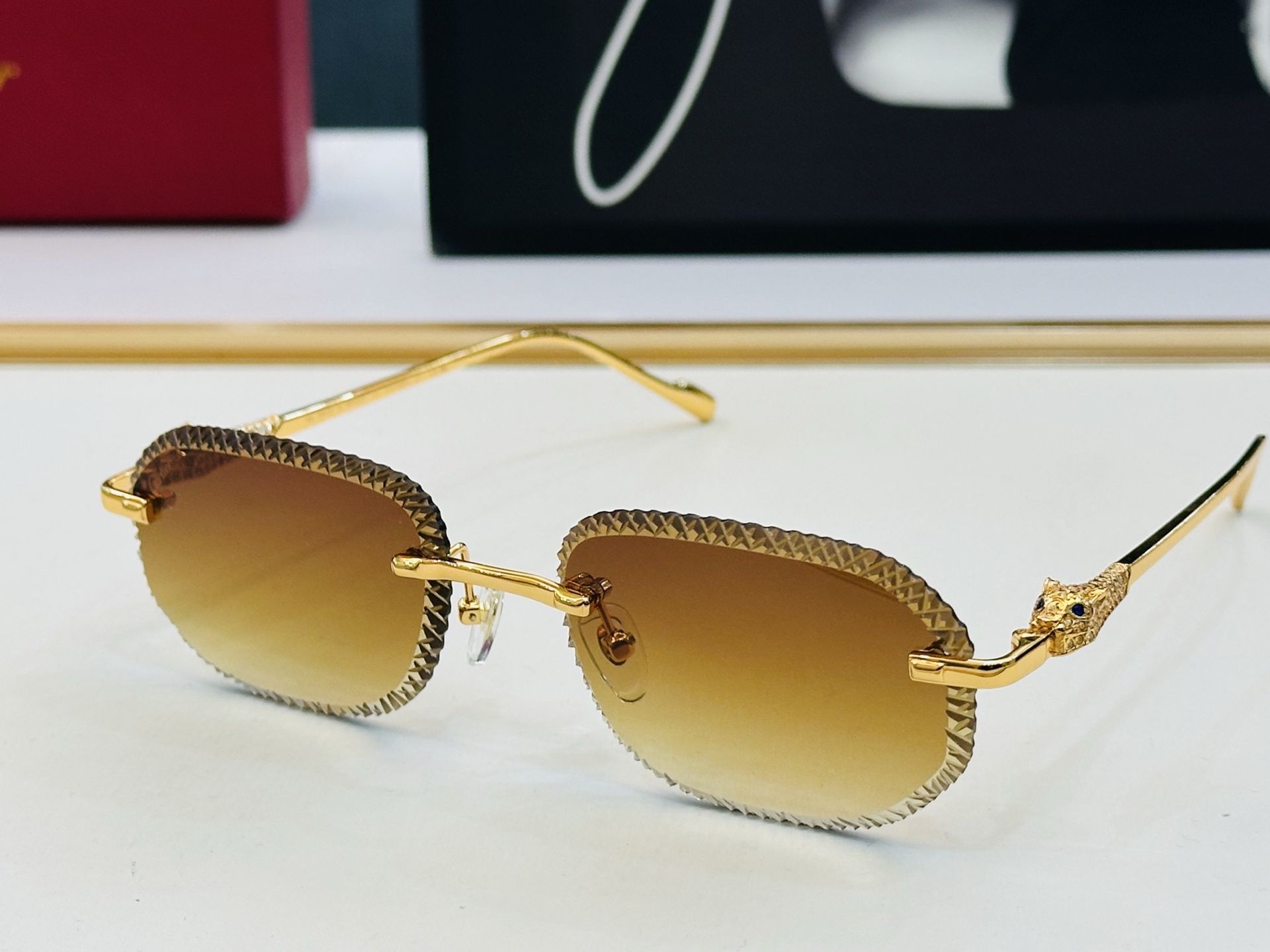 Cartie* 卡家 CT01845 太阳镜 Size：57口18-145 工艺精湛气质十足！bm男女同