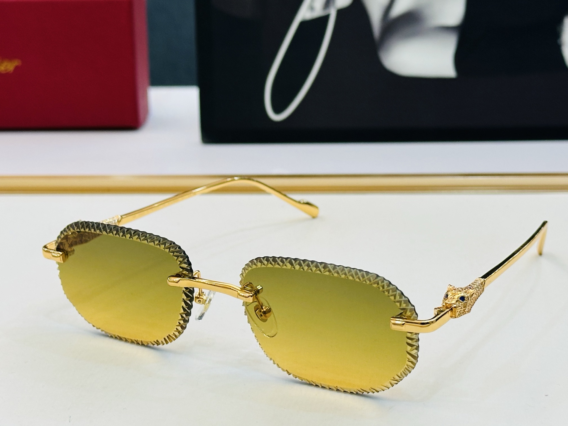 Cartie* 卡家 CT01845 太阳镜 Size：57口18-145 工艺精湛气质十足！bm男女同