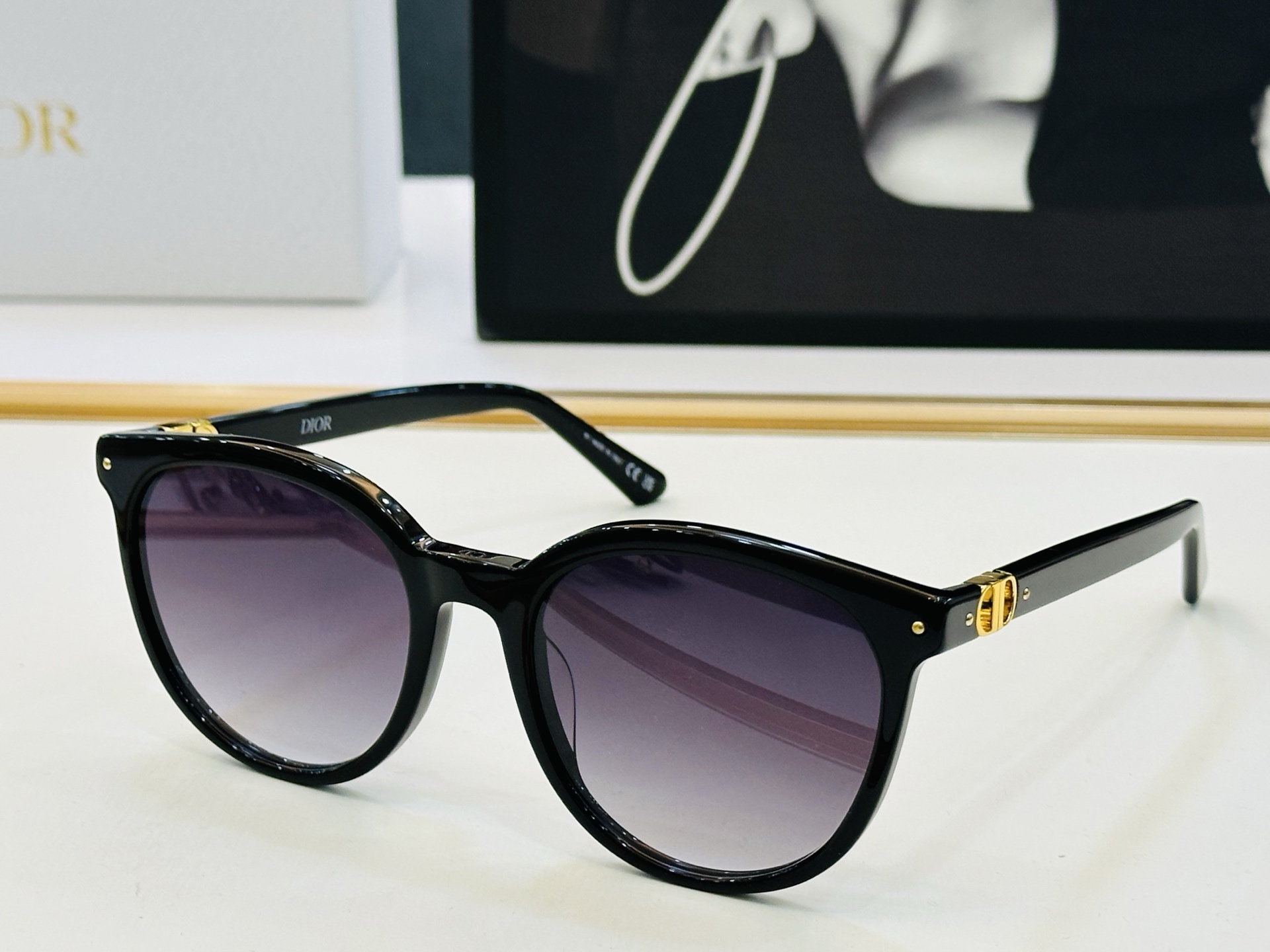 🔻🔻🔻DIO* 迪家 R1F Size：57口20-140 春夏款墨镜 😎🔆 FD搭配镜腿精致 质量上佳