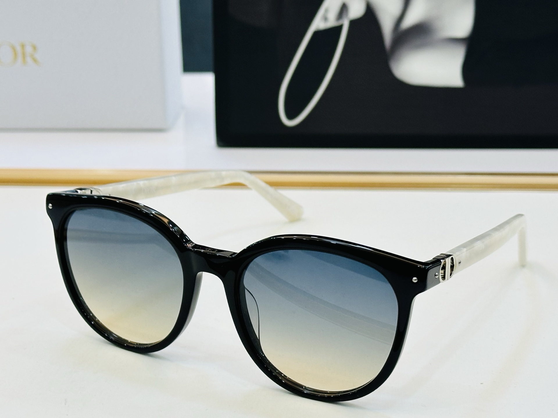 🔻🔻🔻DIO* 迪家 R1F Size：57口20-140 春夏款墨镜 😎🔆 FD搭配镜腿精致 质量上佳