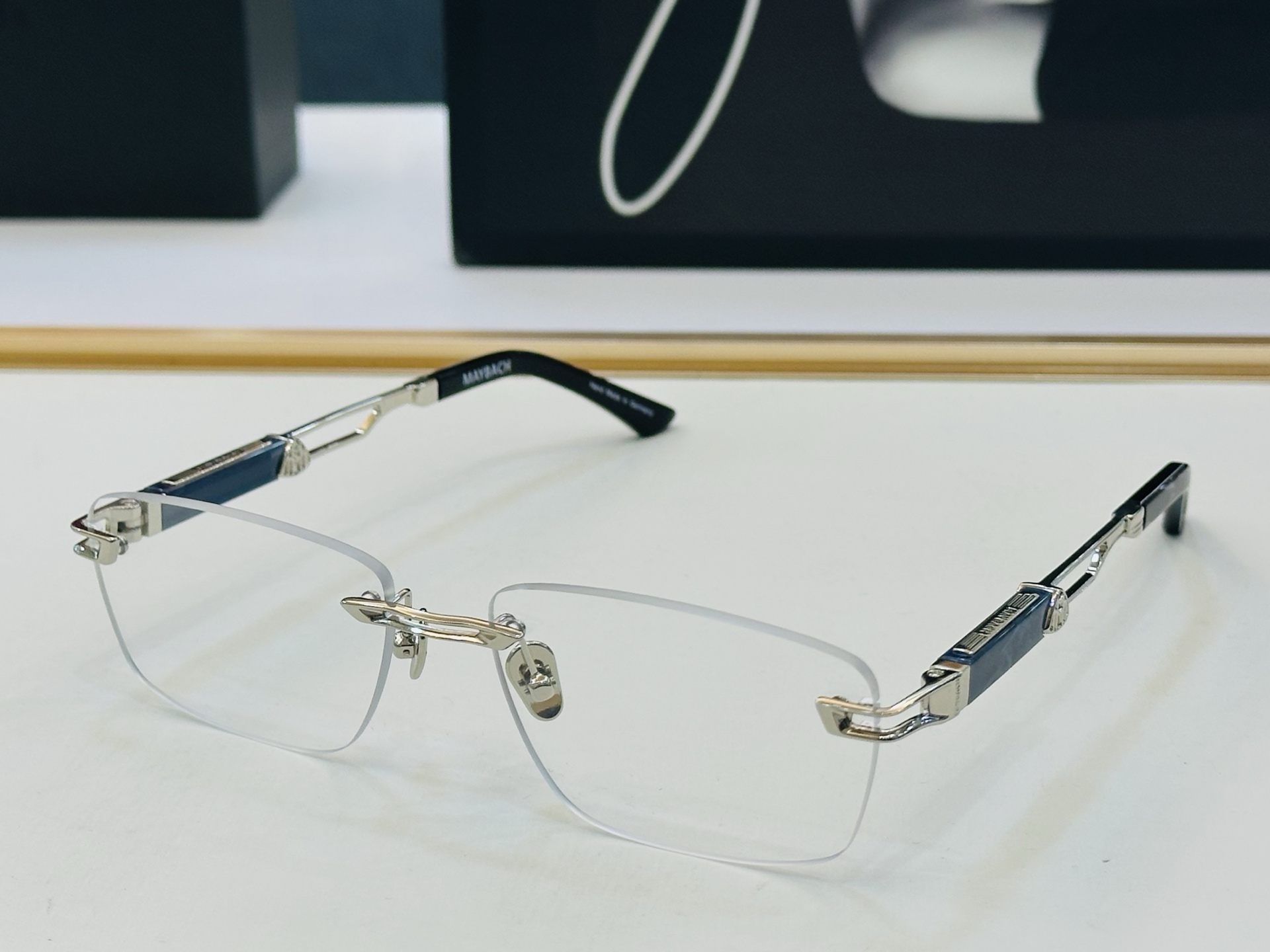 高品质 迈巴赫 🎉🎉做工精美💕💕MAYBAC*H Z25 Size：56口18-145 质感十足 A👍配