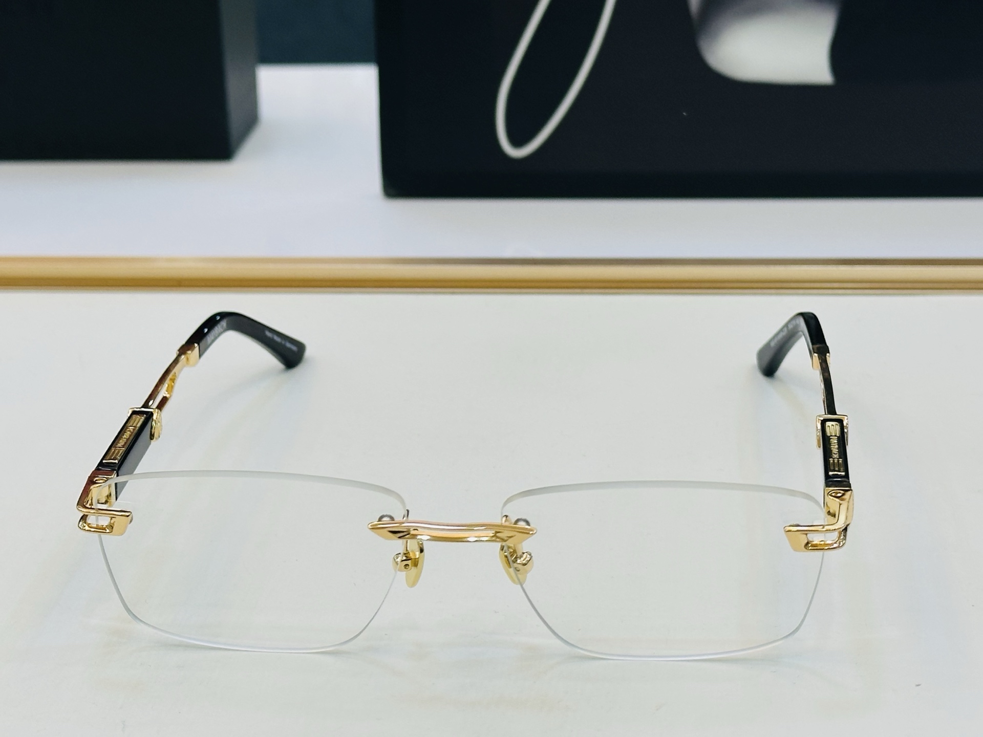 高品质 迈巴赫 🎉🎉做工精美💕💕MAYBAC*H Z25 Size：56口18-145 质感十足 A👍配