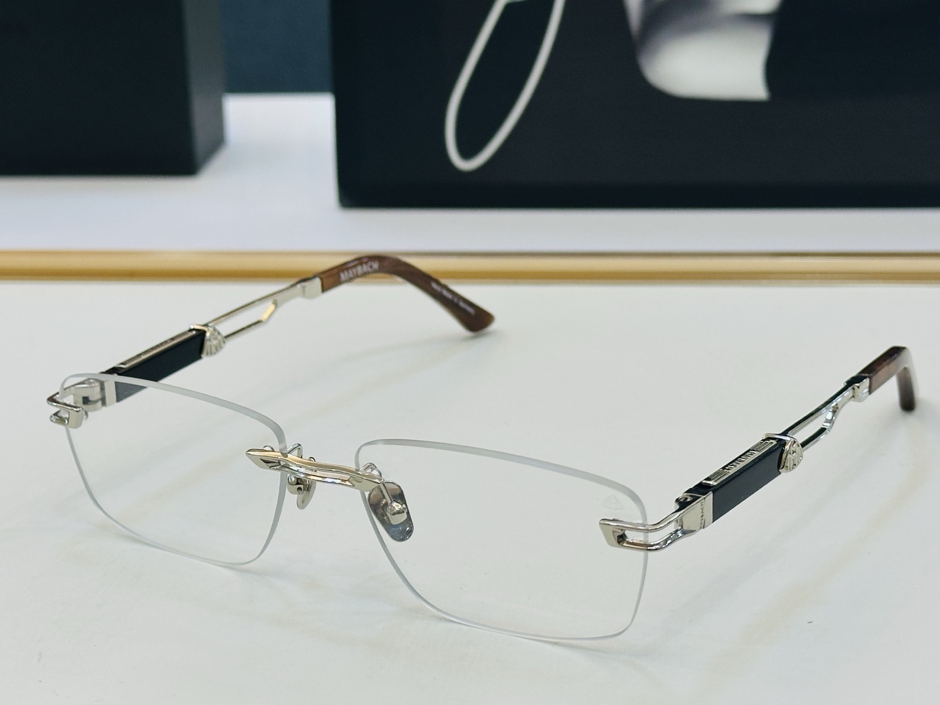 高品质 迈巴赫 🎉🎉做工精美💕💕MAYBAC*H Z25 Size：56口18-145 质感十足 A👍配