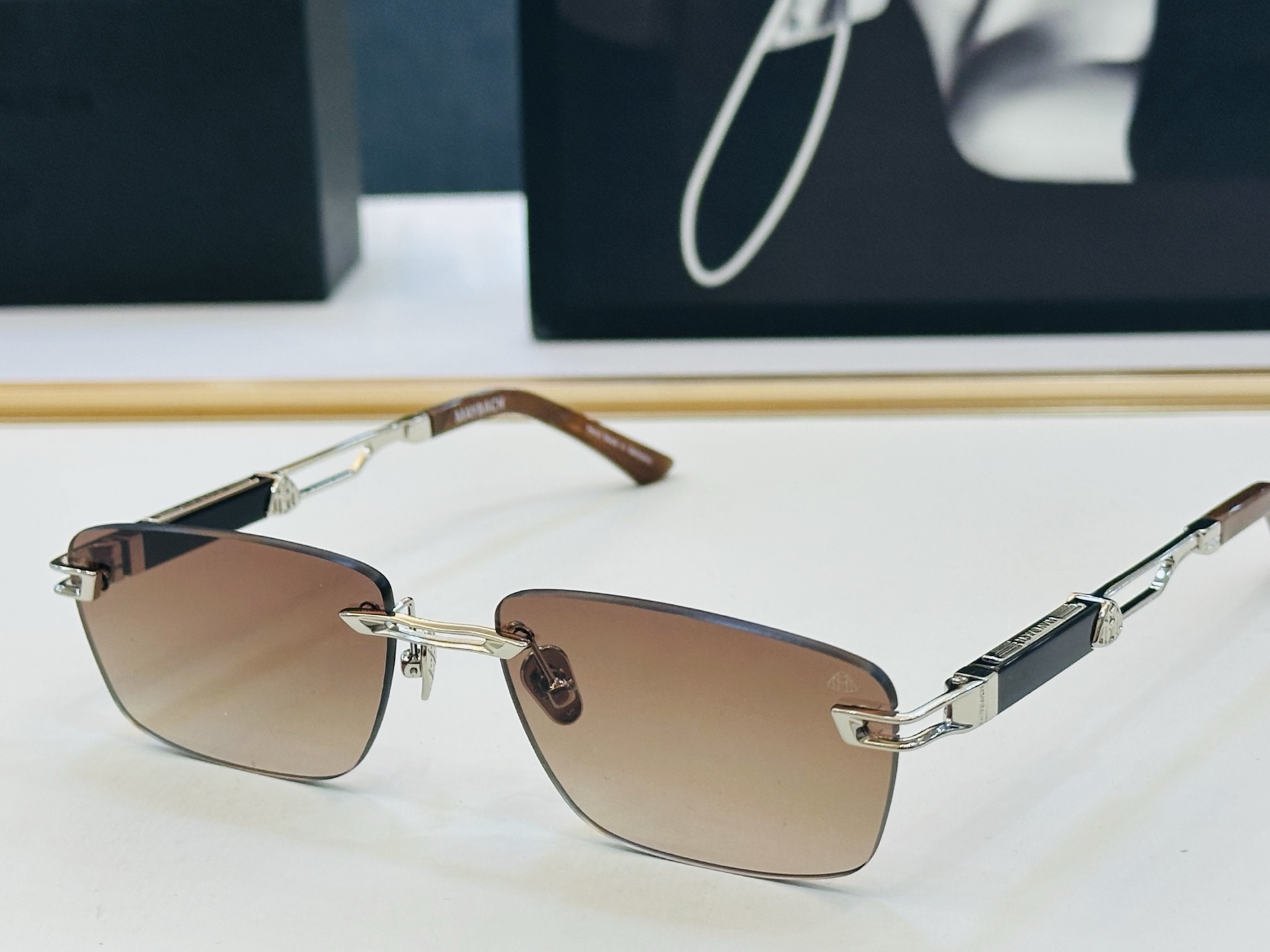 高品质 迈巴赫 🎉🎉做工精美💕💕MAYBAC*H Z25 Size：56口18-145 质感十足 A👍太