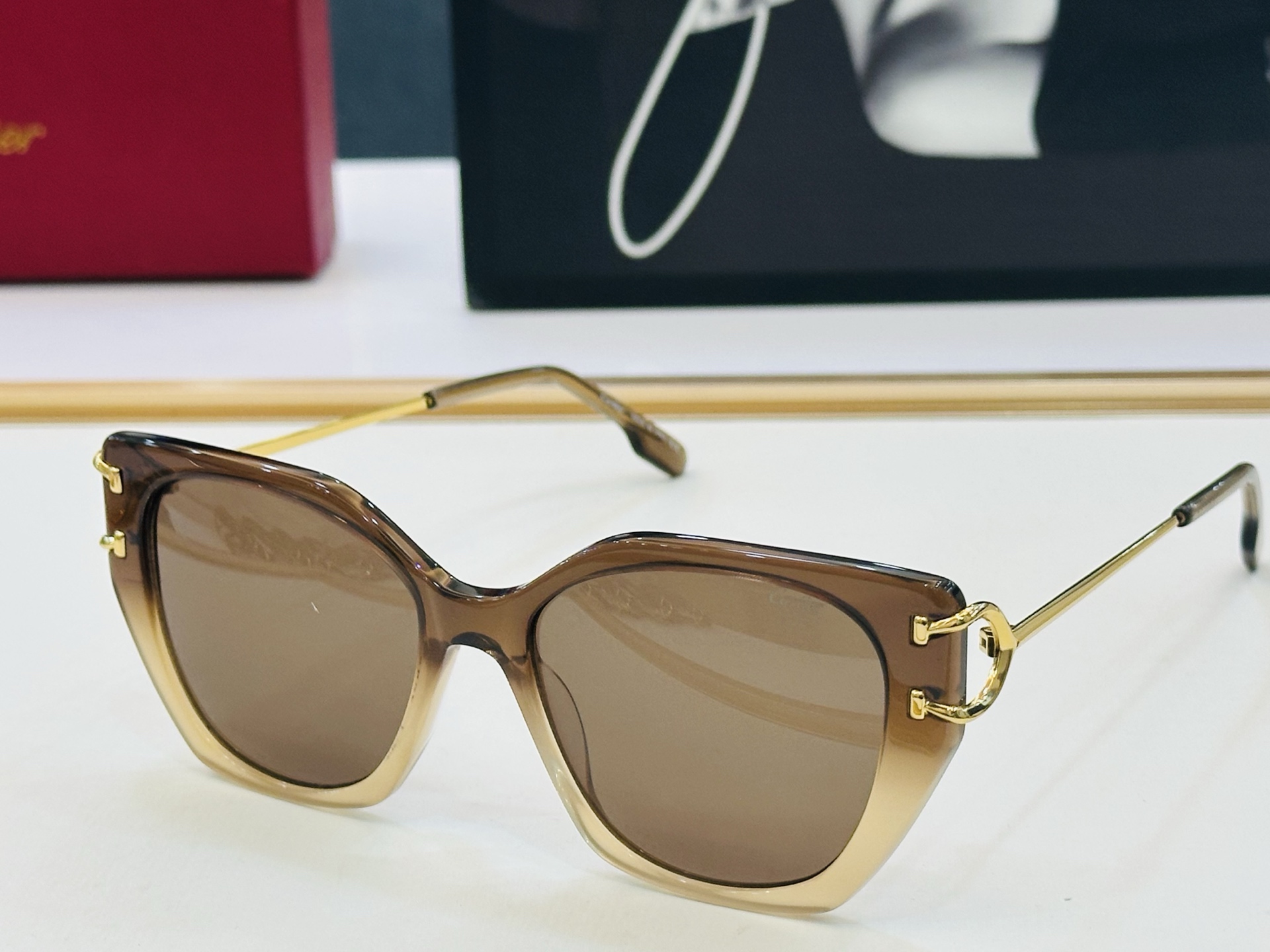 Cartier-卡家 ✨CT0530S Size：56口17-145 不挑脸型 简约大气 时尚休闲 👌👃