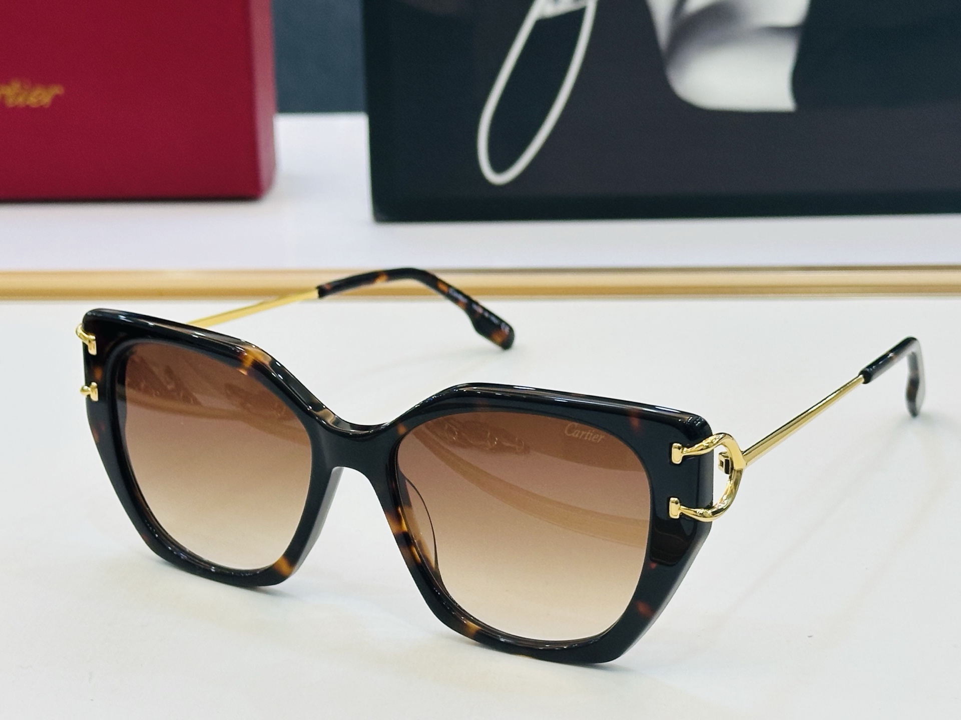 Cartier-卡家 ✨CT0530S Size：56口17-145 不挑脸型 简约大气 时尚休闲 👌👃