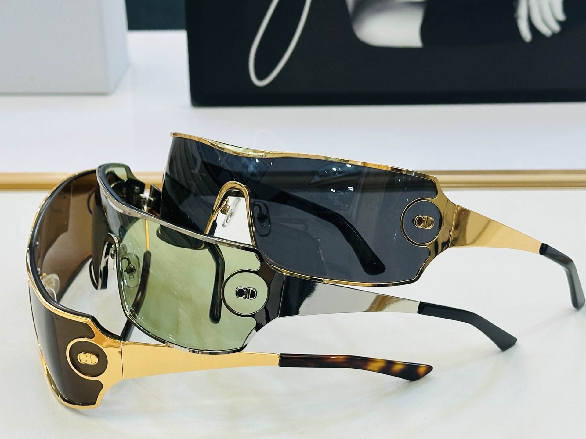 🔻🔻🔻DIO* 迪家 30AO Size：138口41-125 春夏款墨镜 😎🔆 K搭配镜腿精致 质量上