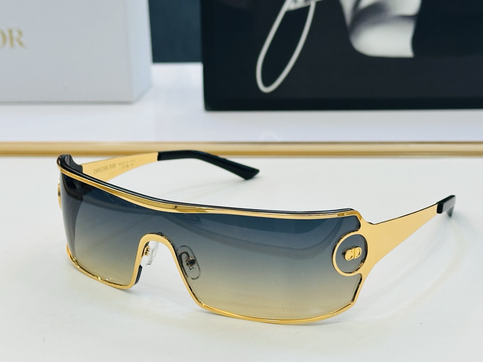 🔻🔻🔻DIO* 迪家 30AO Size：138口41-125 春夏款墨镜 😎🔆 K搭配镜腿精致 质量上