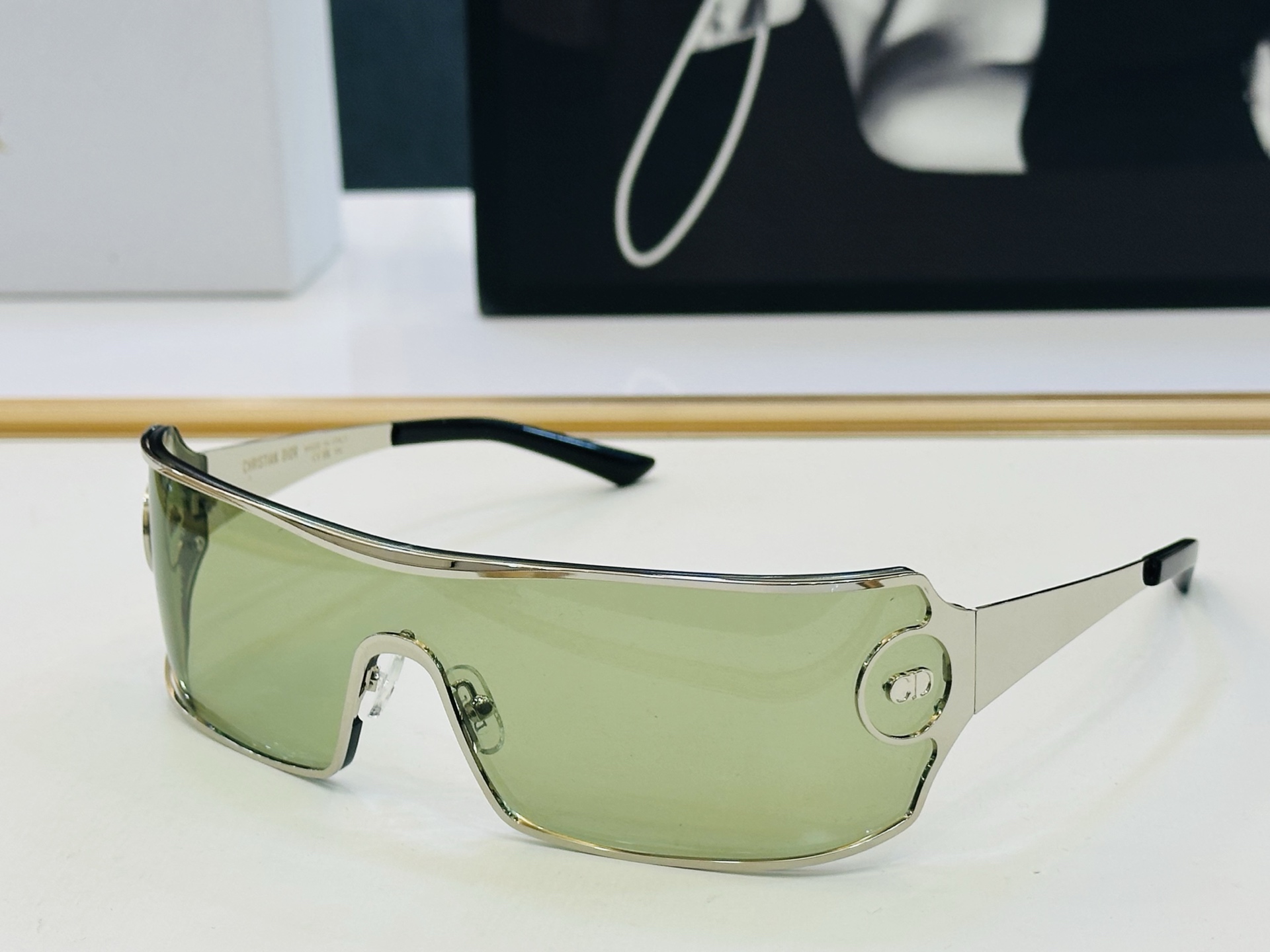 🔻🔻🔻DIO* 迪家 30AO Size：138口41-125 春夏款墨镜 😎🔆 K搭配镜腿精致 质量上