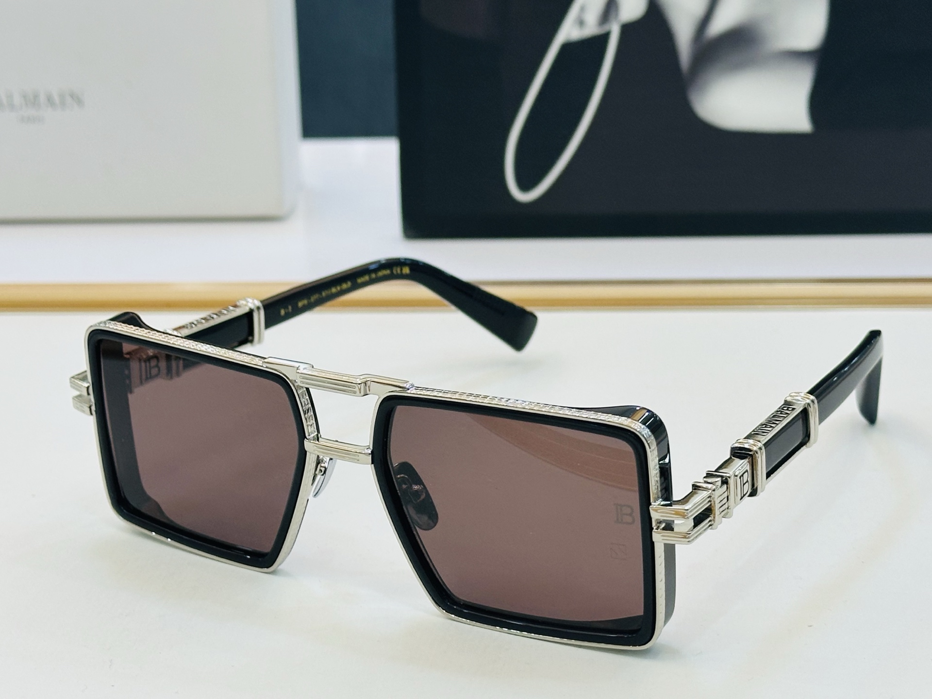 🆕 Balmain巴尔曼🌞男女款太阳镜 AKONI 内镀蓝膜 Size：57口19-145 🇨🇳🇨🇳🇨🇳