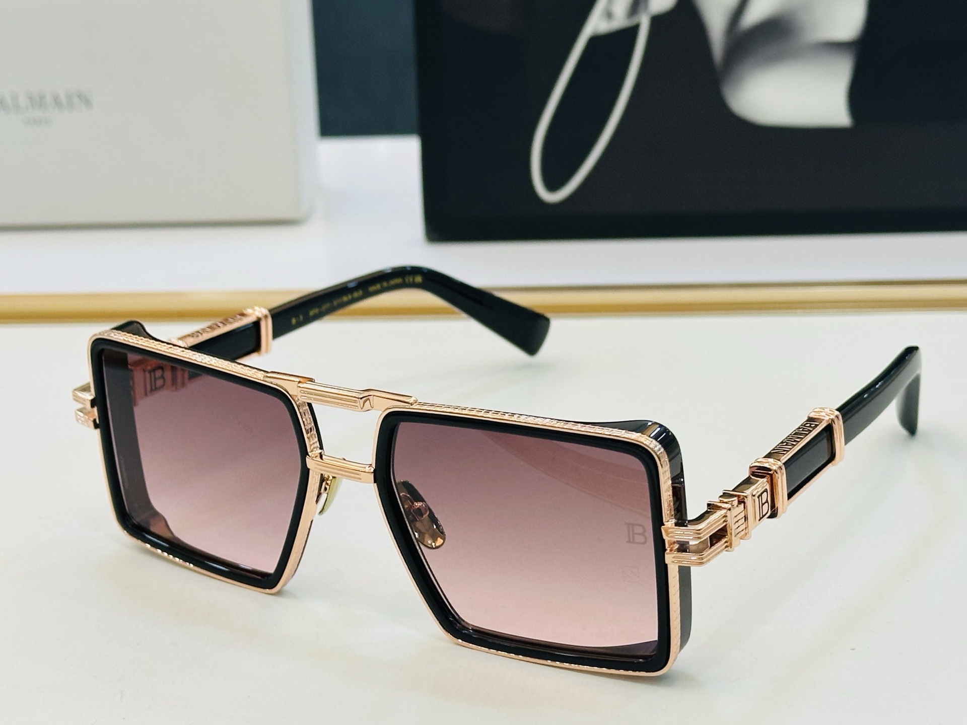 🆕 Balmain巴尔曼🌞男女款太阳镜 AKONI 内镀蓝膜 Size：57口19-145 🇨🇳🇨🇳🇨🇳
