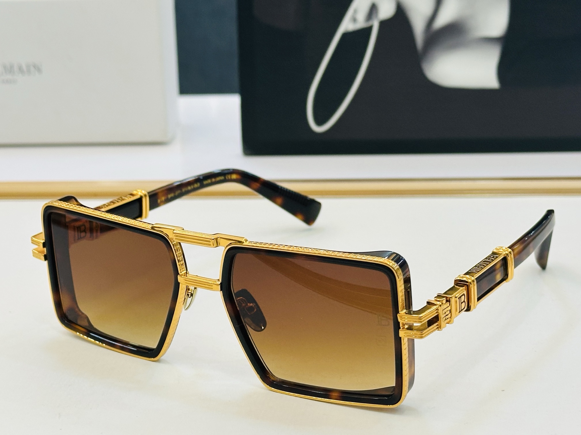 🆕 Balmain巴尔曼🌞男女款太阳镜 AKONI 内镀蓝膜 Size：57口19-145 🇨🇳🇨🇳🇨🇳