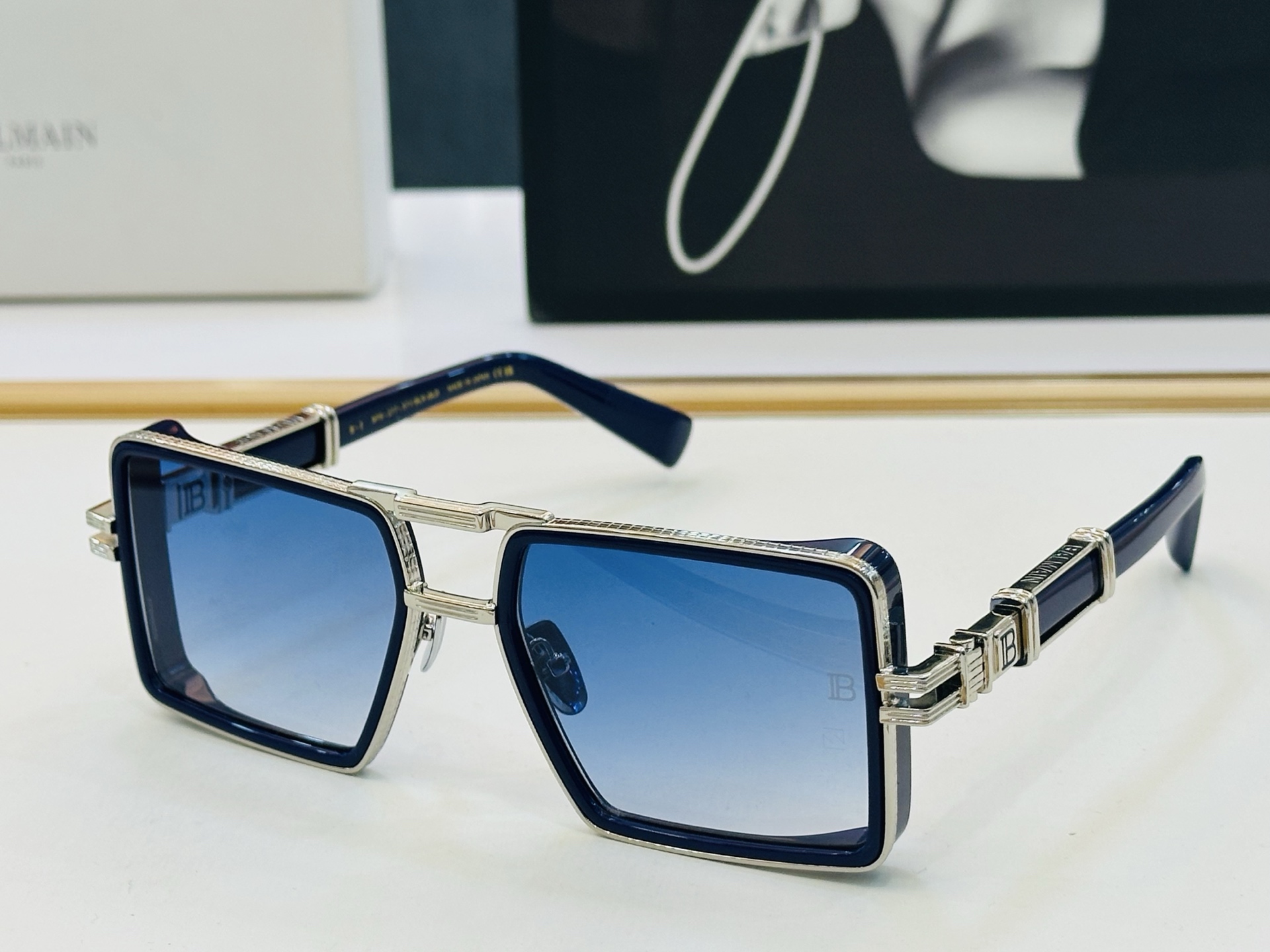 🆕 Balmain巴尔曼🌞男女款太阳镜 AKONI 内镀蓝膜 Size：57口19-145 🇨🇳🇨🇳🇨🇳