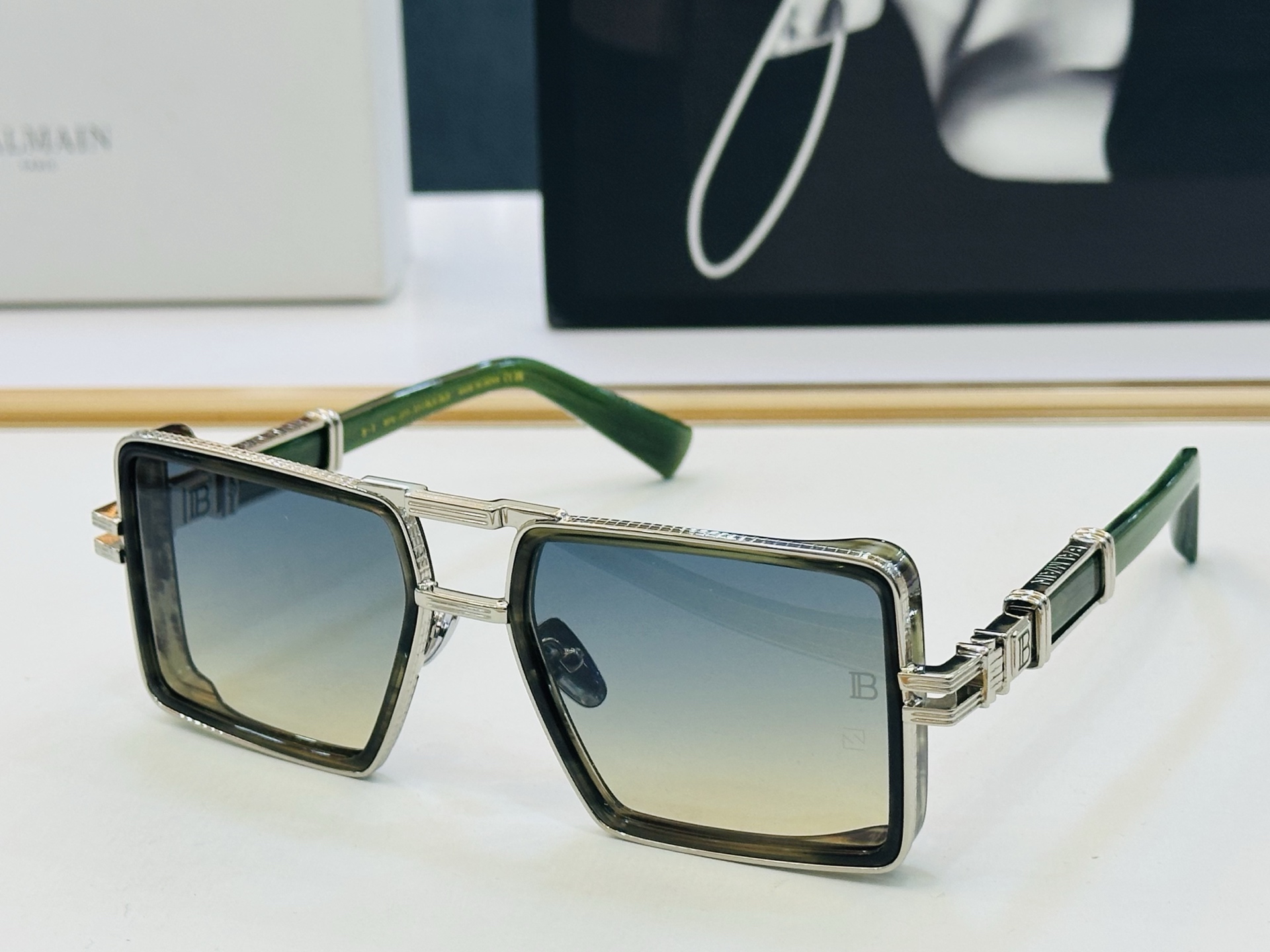 🆕 Balmain巴尔曼🌞男女款太阳镜 AKONI 内镀蓝膜 Size：57口19-145 🇨🇳🇨🇳🇨🇳