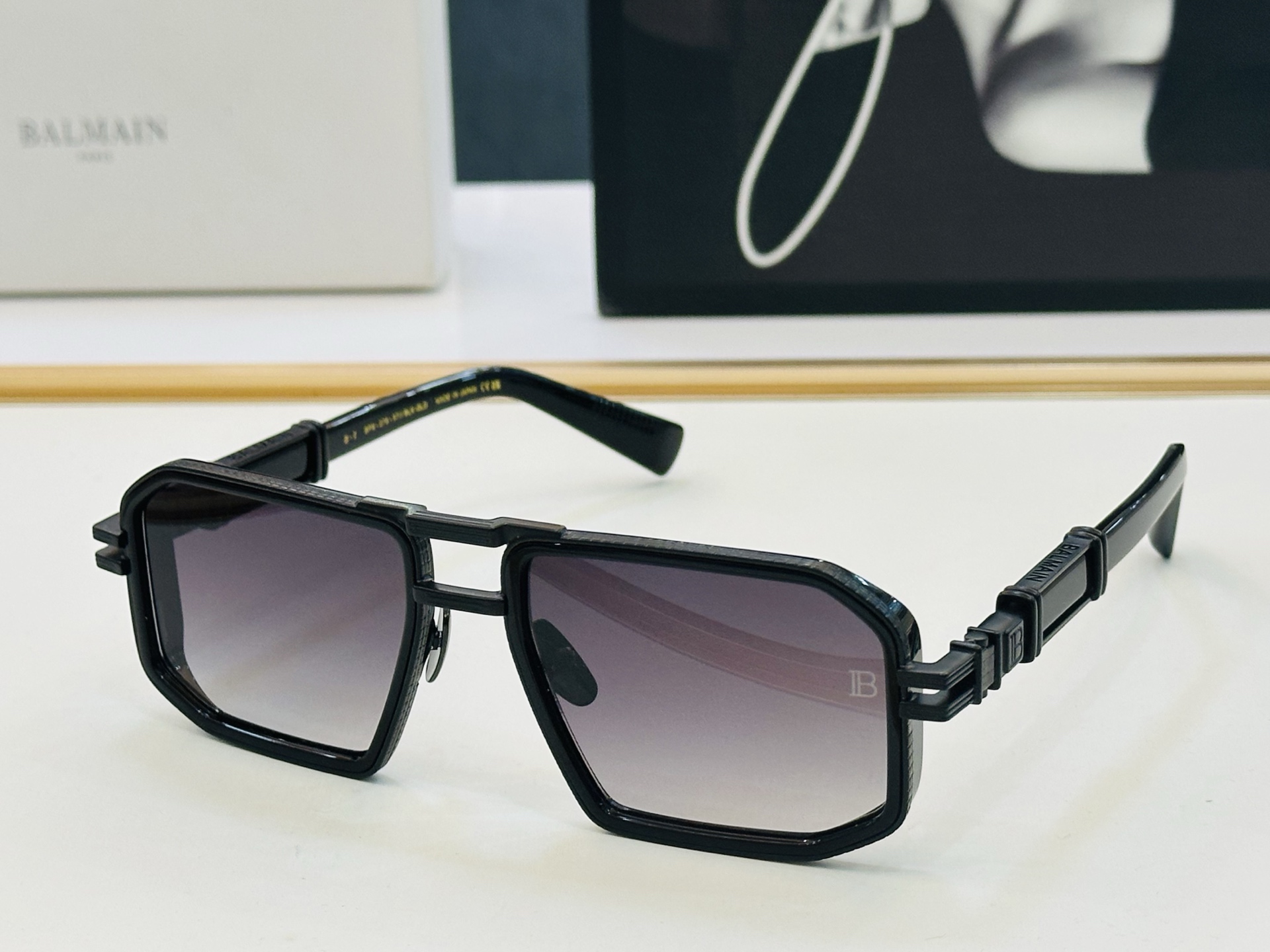 🆕 Balmain巴尔曼🌞男女款太阳镜 AKONI 内镀蓝膜 Size：57口19-145 🇨🇳🇨🇳🇨🇳