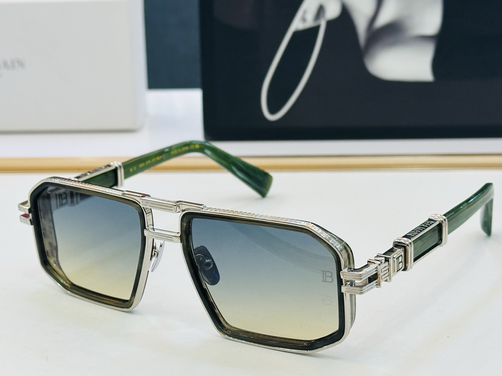 🆕 Balmain巴尔曼🌞男女款太阳镜 AKONI 内镀蓝膜 Size：57口19-145 🇨🇳🇨🇳🇨🇳