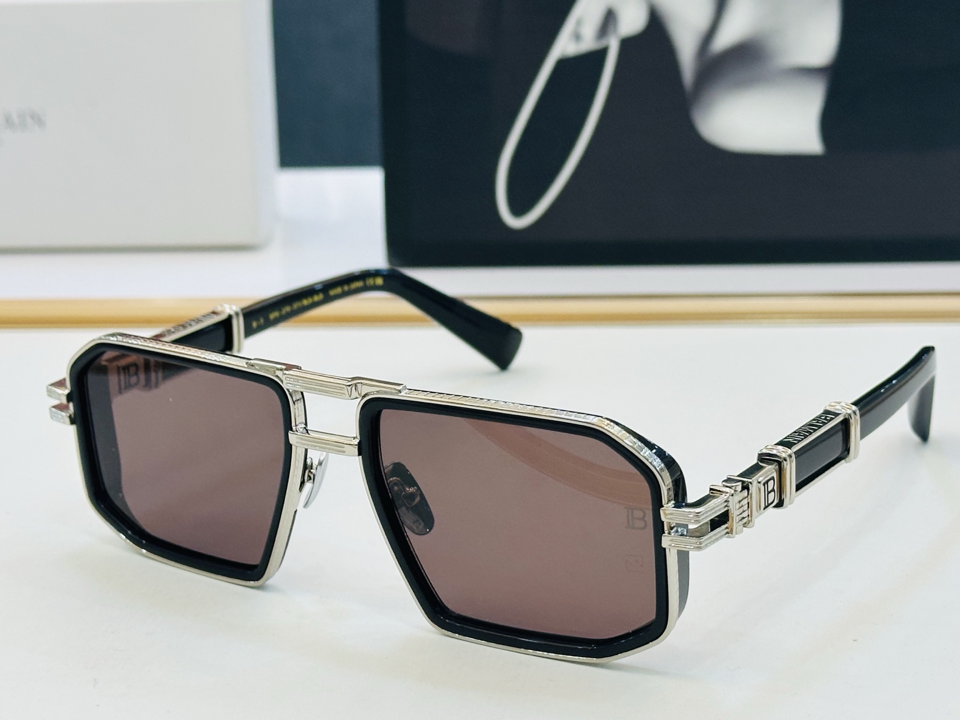 🆕 Balmain巴尔曼🌞男女款太阳镜 AKONI 内镀蓝膜 Size：57口19-145 🇨🇳🇨🇳🇨🇳