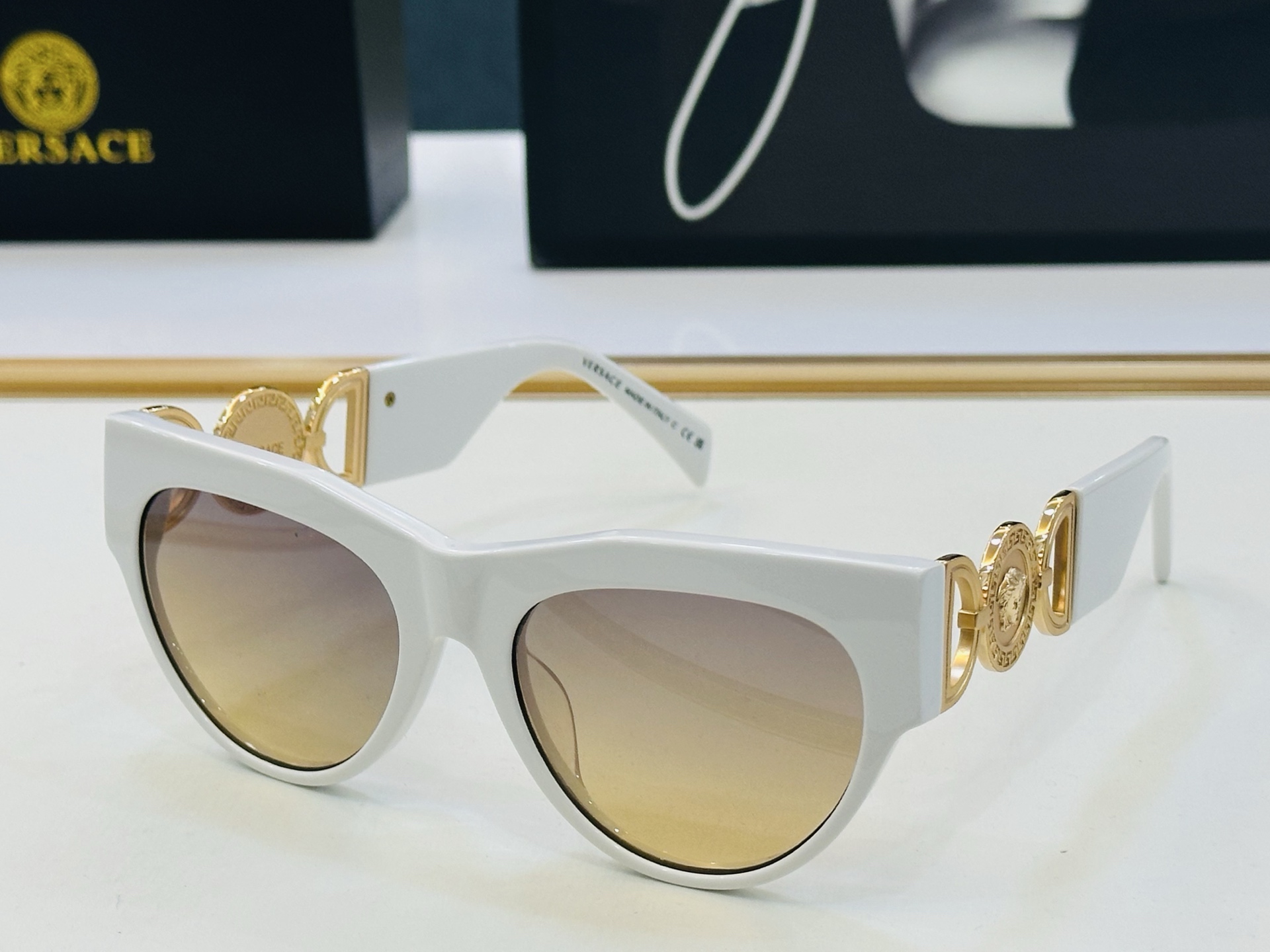 🎉🎉范思家 VERSACE✨✨✨MODEL：VE4440 Size：56口19-145 ✨L有范