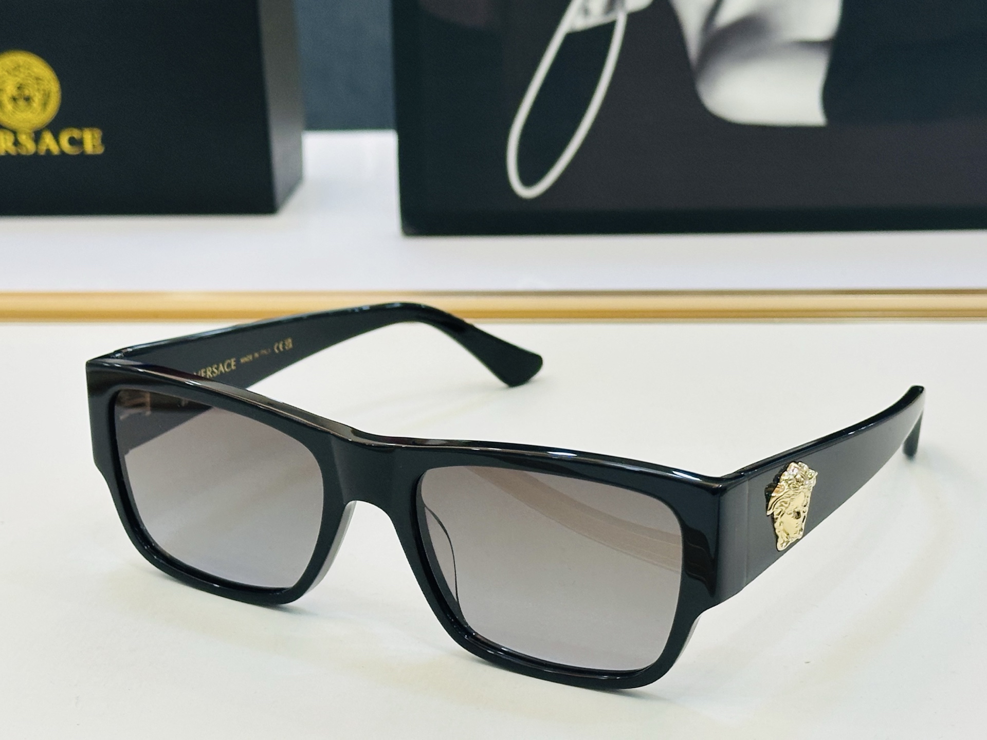 🎉🎉范思家 VERSACE✨✨✨MODEL：VE4701 Size：57口21-140 ✨L有范