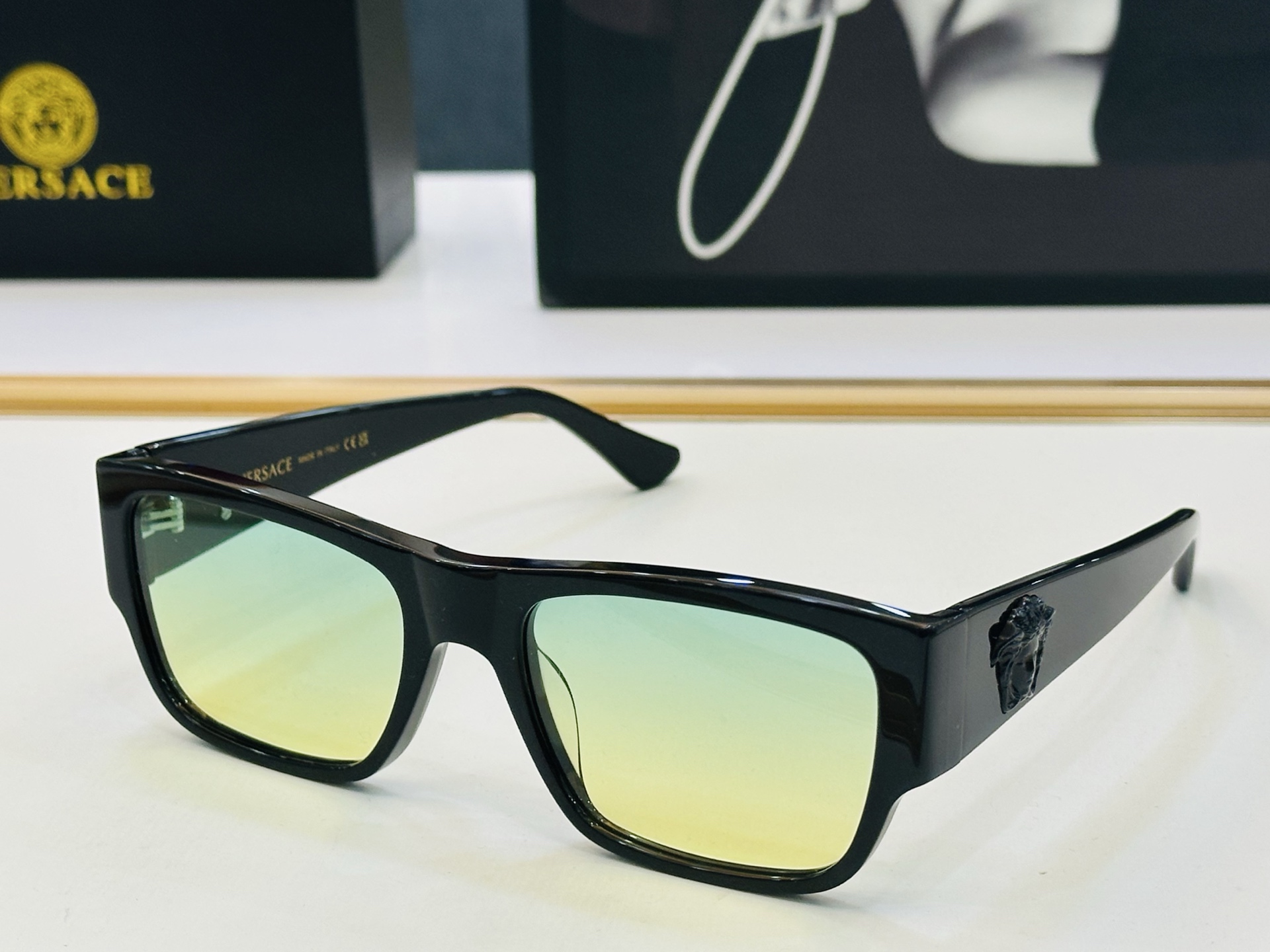 🎉🎉范思家 VERSACE✨✨✨MODEL：VE4701 Size：57口21-140 ✨L有范