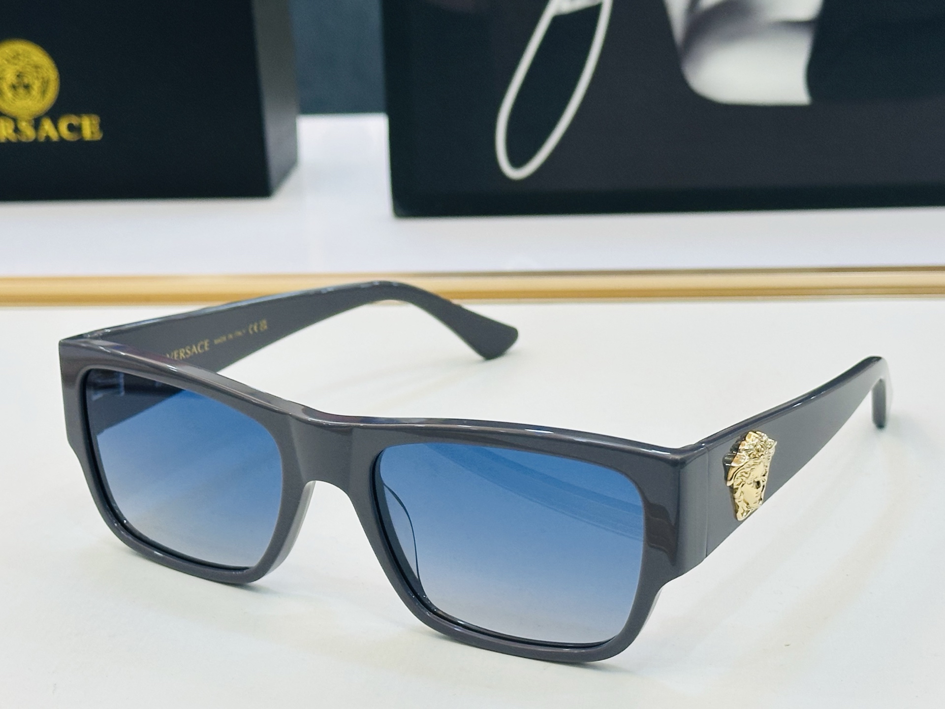 🎉🎉范思家 VERSACE✨✨✨MODEL：VE4701 Size：57口21-140 ✨L有范