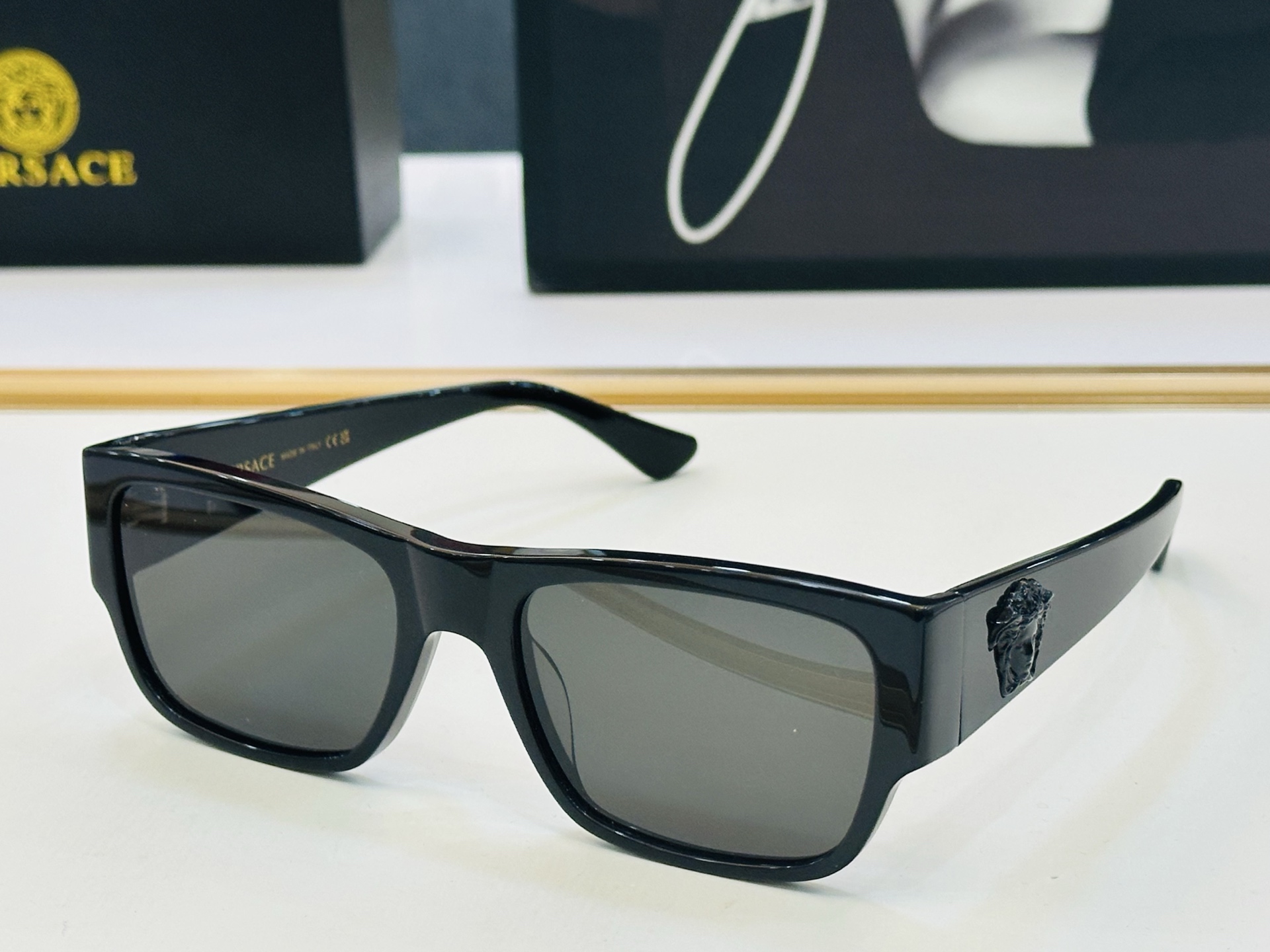 🎉🎉范思家 VERSACE✨✨✨MODEL：VE4701 Size：57口21-140 ✨L有范