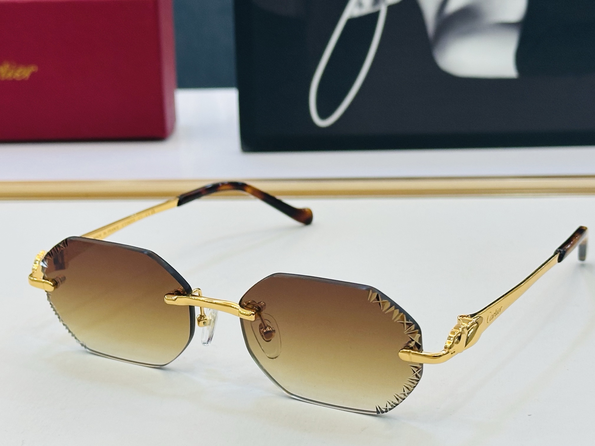 🆕 原版Cartie* 卡家 官网经典款 太阳镜 CT0927S Size：56口17-137 电镀工艺