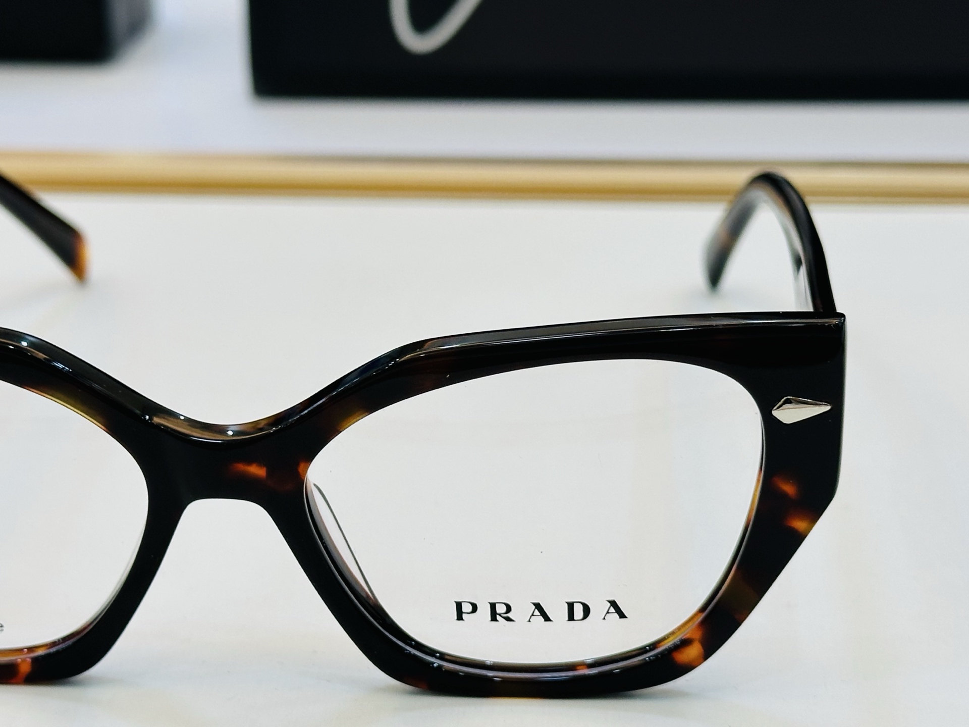 🔺PRAD*🔻普家 SPR QM5538 Size：51口21-145 眼镜系列堪称精湛制作 彰显独特个