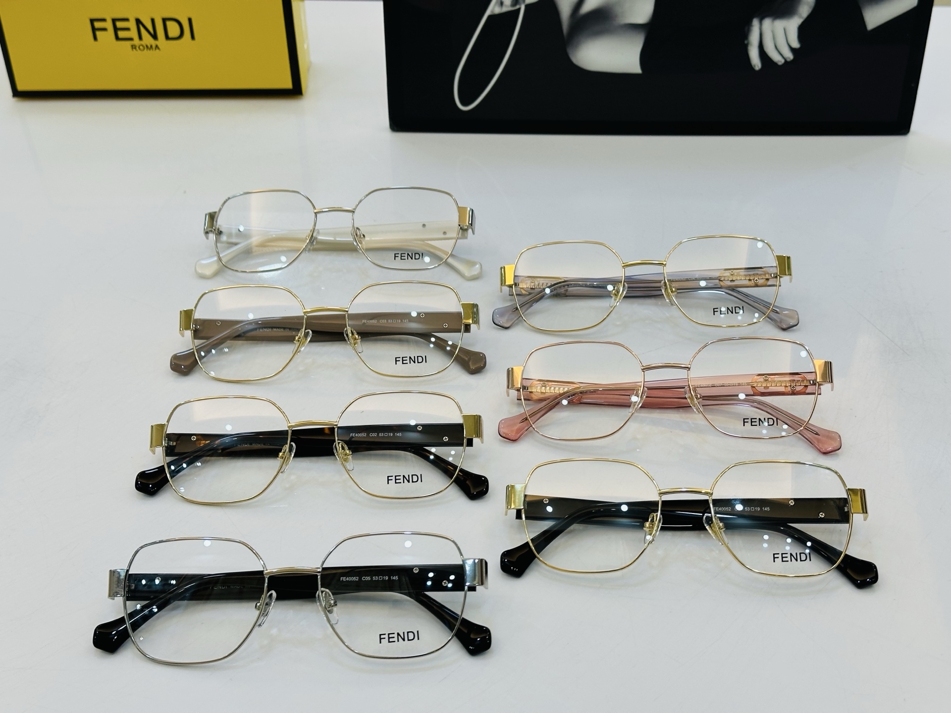 。新款FEND* FE40052 Size：53口19-145 🎁芬家 😀👏时尚经典 L配光架