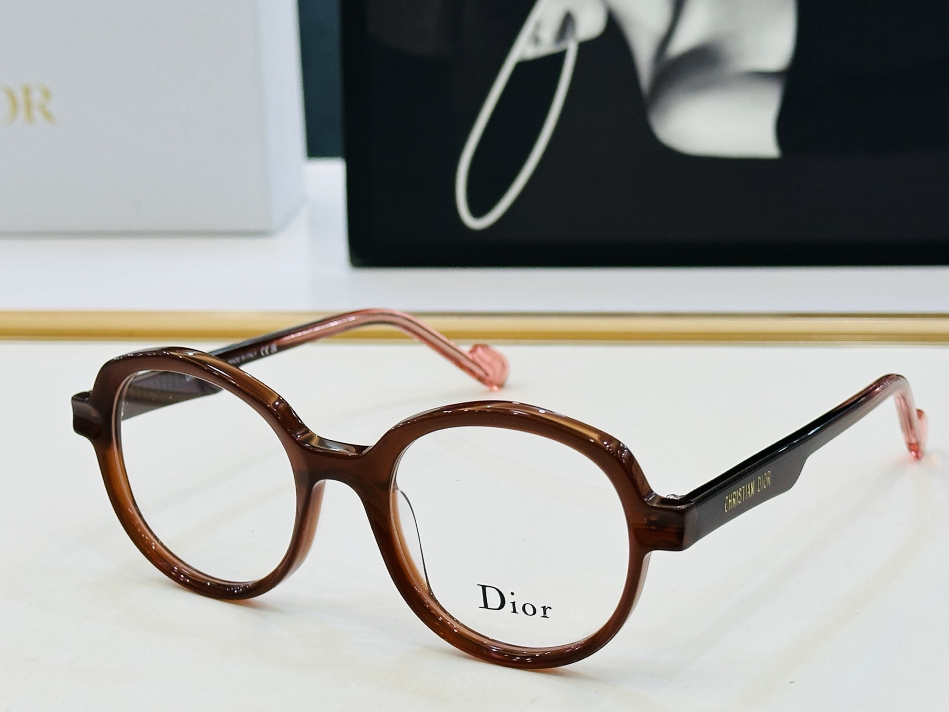 推荐 Dio* 迪家 S71 Size：53口19-145 时尚达人超爱💞 Z时尚百搭 配光架