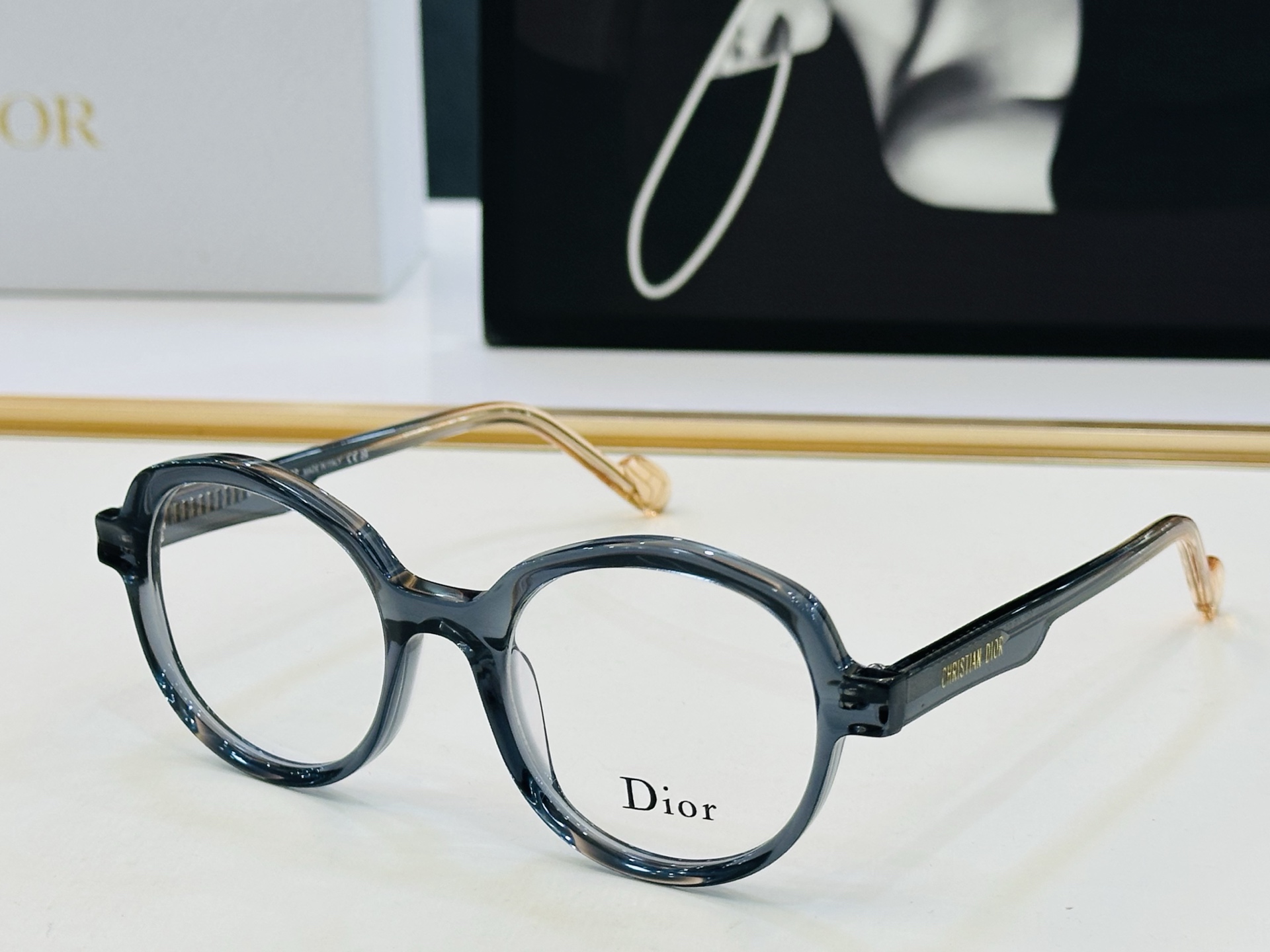 推荐 Dio* 迪家 S71 Size：53口19-145 时尚达人超爱💞 Z时尚百搭 配光架