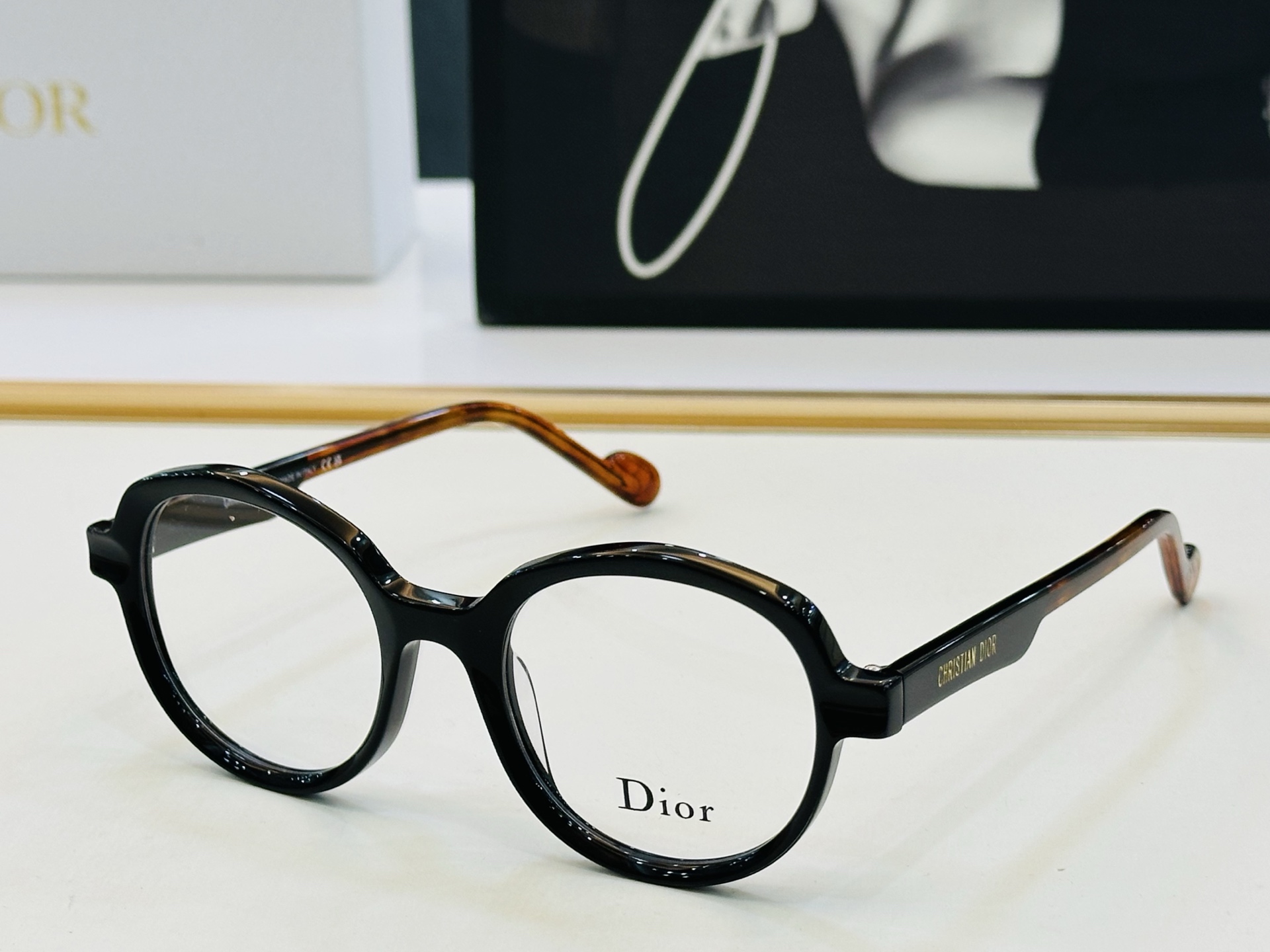 推荐 Dio* 迪家 S71 Size：53口19-145 时尚达人超爱💞 Z时尚百搭 配光架