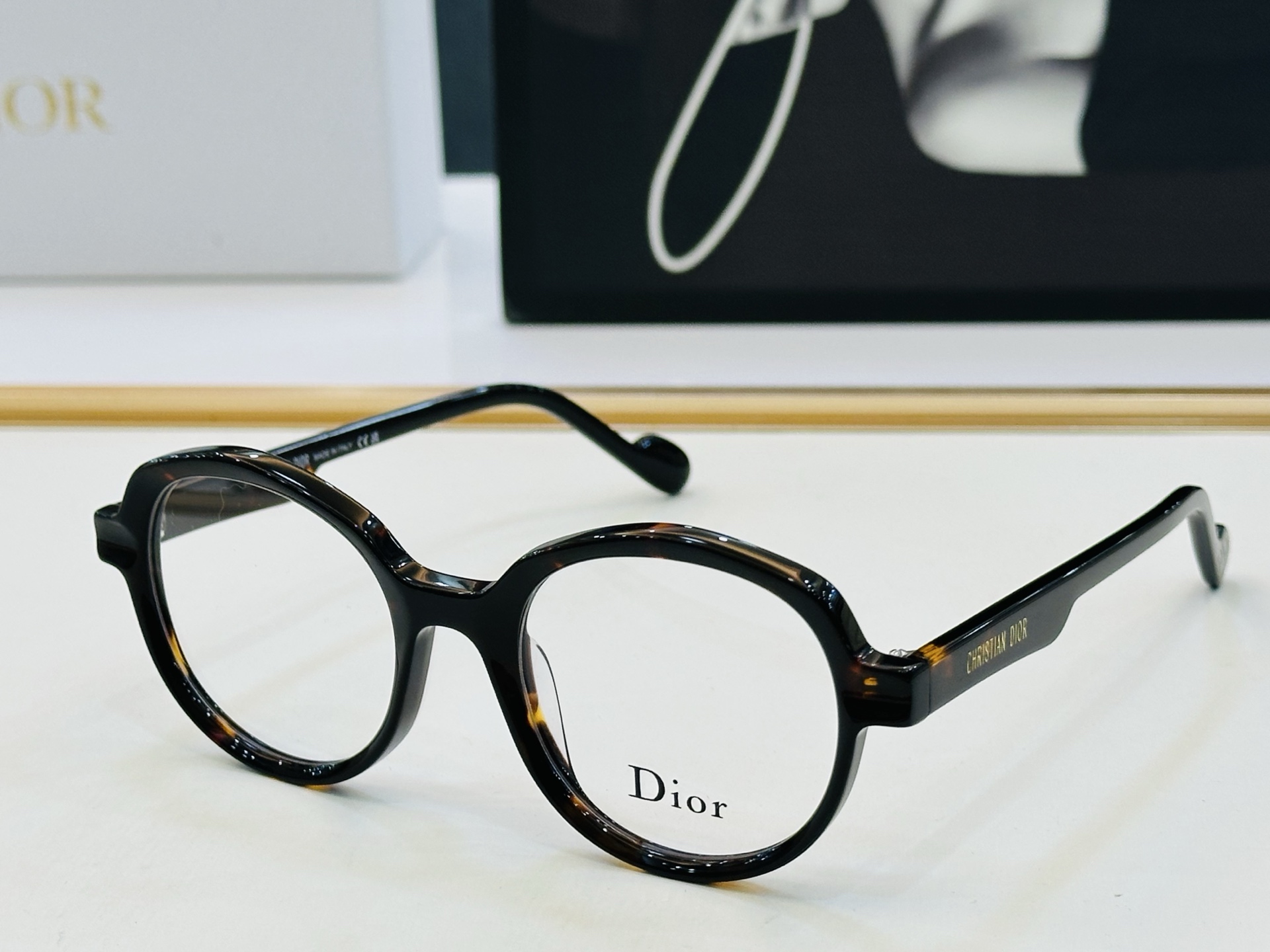 推荐 Dio* 迪家 S71 Size：53口19-145 时尚达人超爱💞 Z时尚百搭 配光架