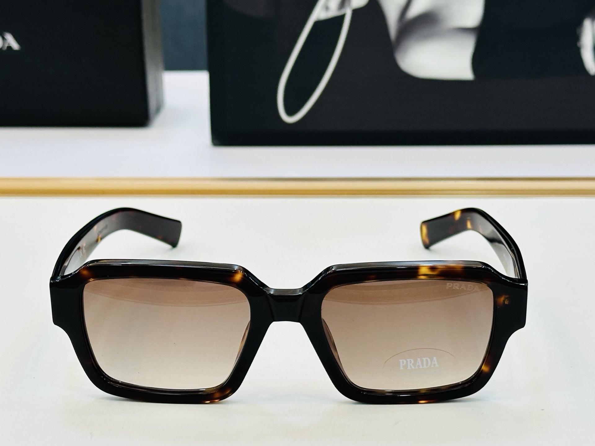 🔺PRAD*🔻普家 SPR02Z Size：54口19-140眼镜系列堪称精湛制作 彰显独特个 B最新推