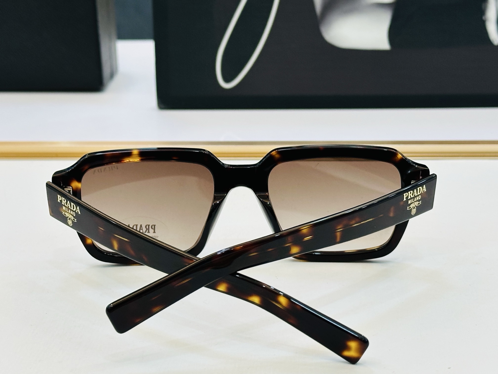 🔺PRAD*🔻普家 SPR02Z Size：54口19-140眼镜系列堪称精湛制作 彰显独特个 B最新推
