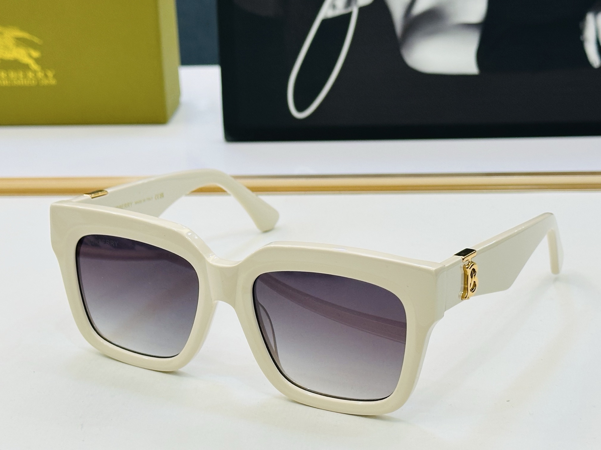 高品质✨BURBERR*✨ 巴家 BE4419 Size：55口19-140 女款太阳眼镜[得意]🌲🌲 