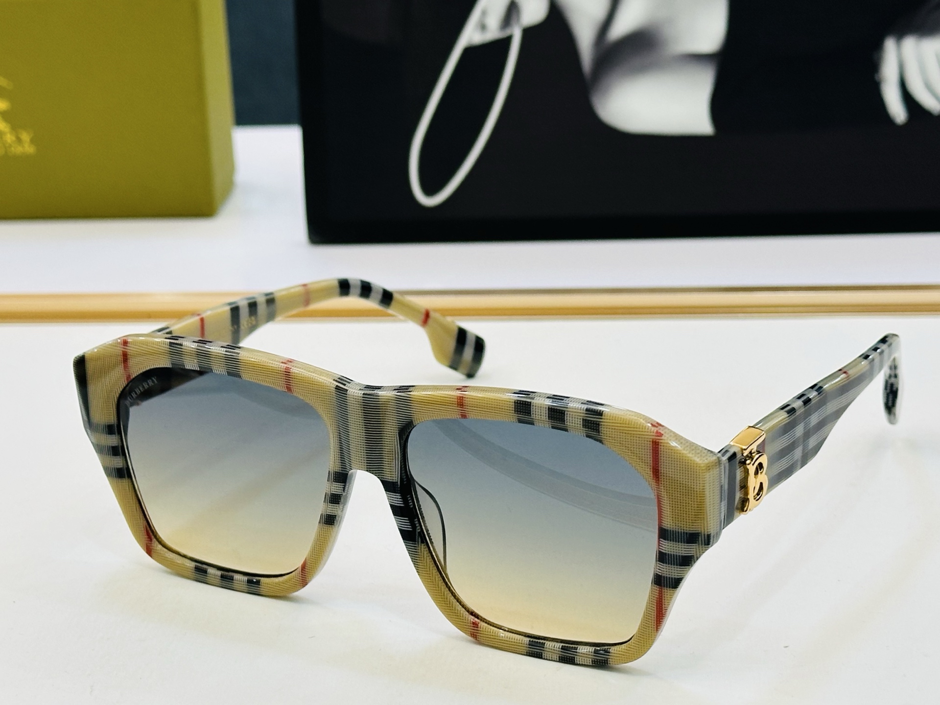 高品质✨BURBERR*✨ 巴家 BE6005 Size：56口16-145 女款太阳眼镜[得意]🌲🌲 